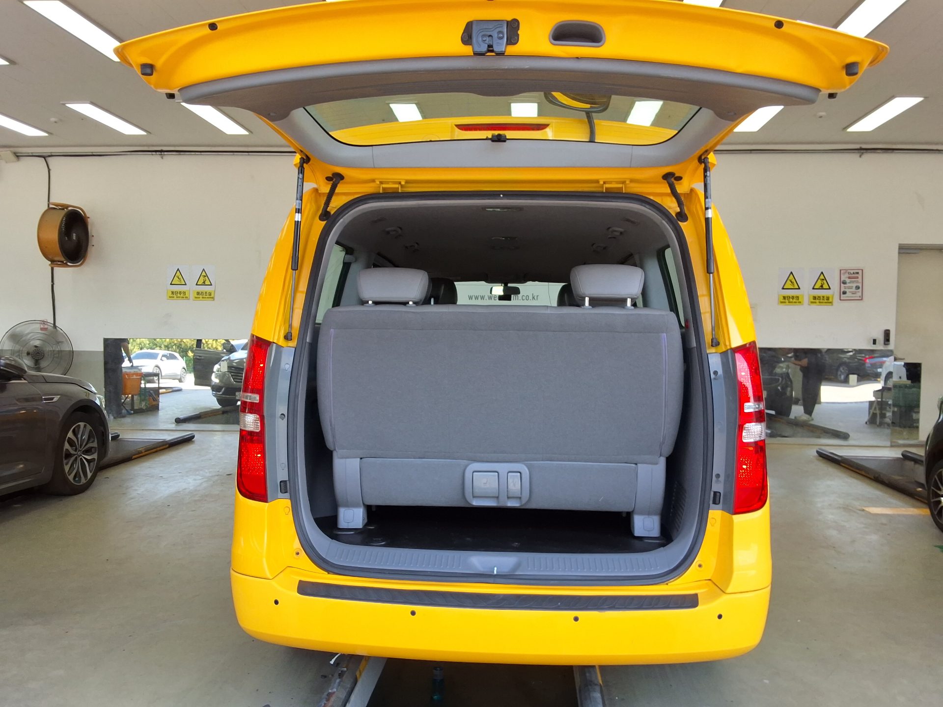 2013 - hyundai grand starex