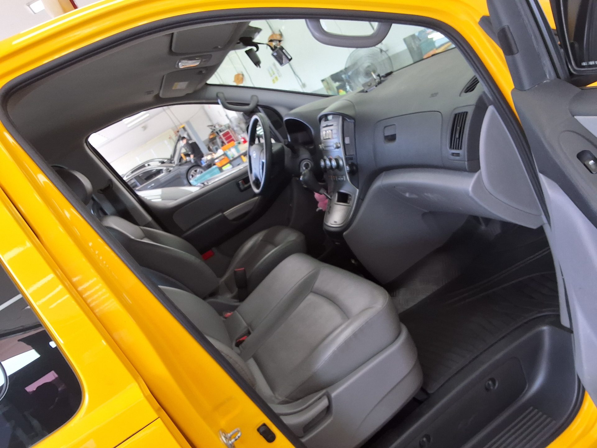 2013 - hyundai grand starex