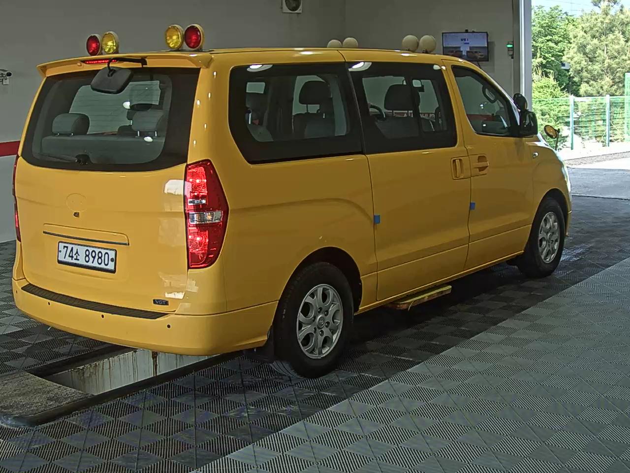 2013 - hyundai grand starex