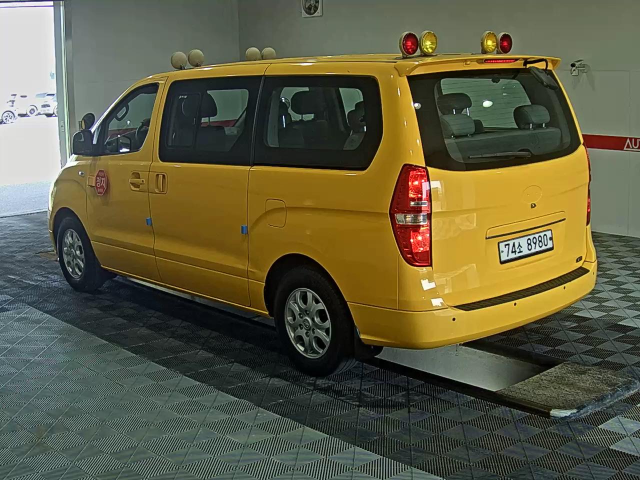 2013 - hyundai grand starex
