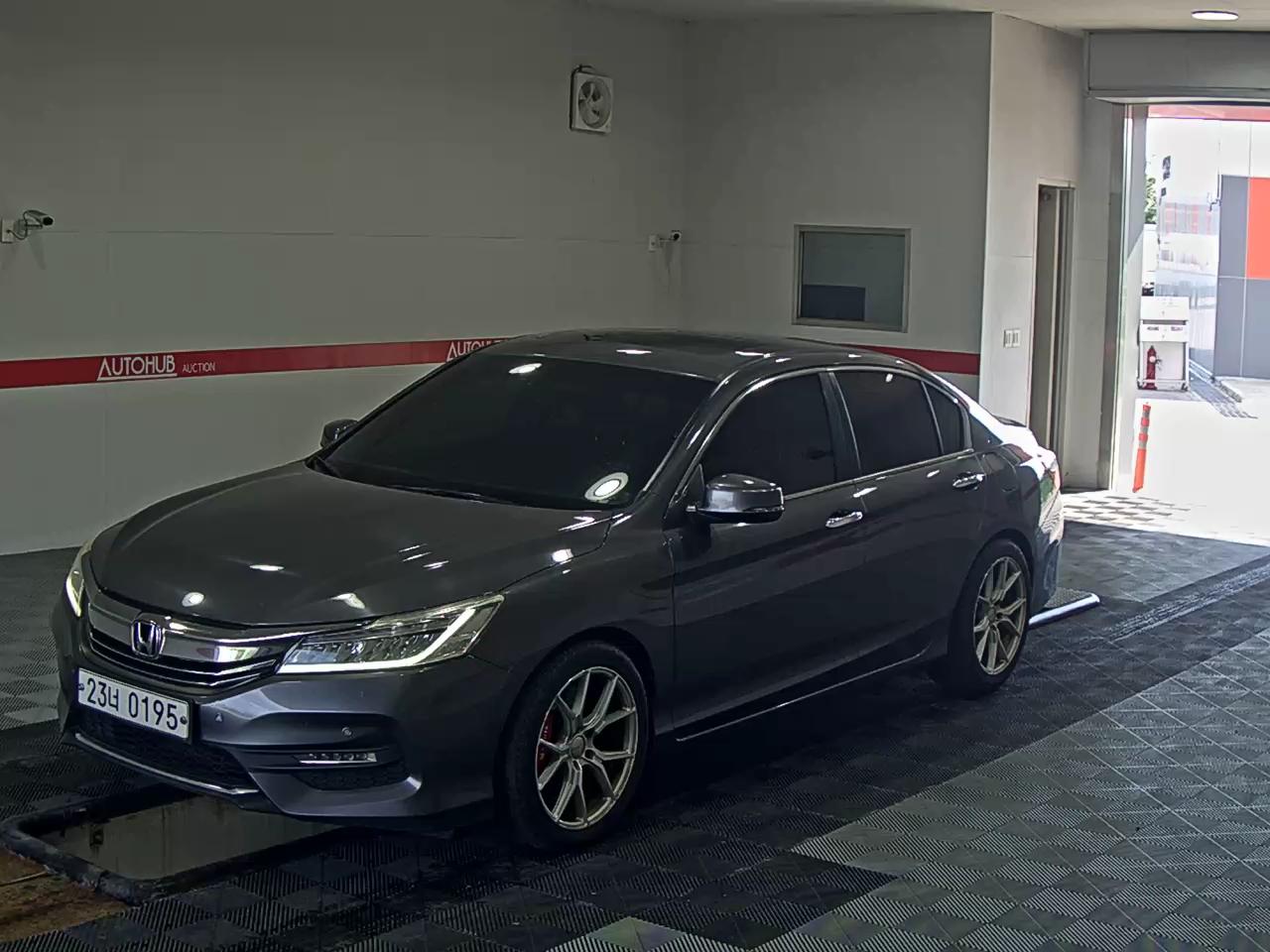HONDA ACCORD (9TH GEN) EX-