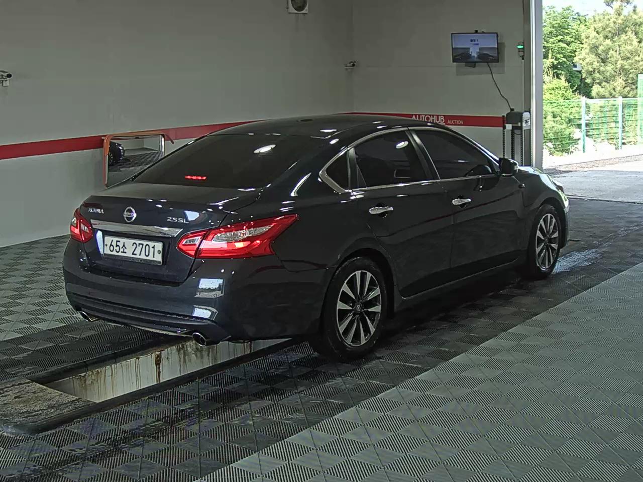 2017 - nissan altima