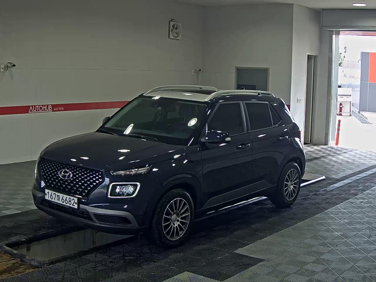 HYUNDAI VENUE