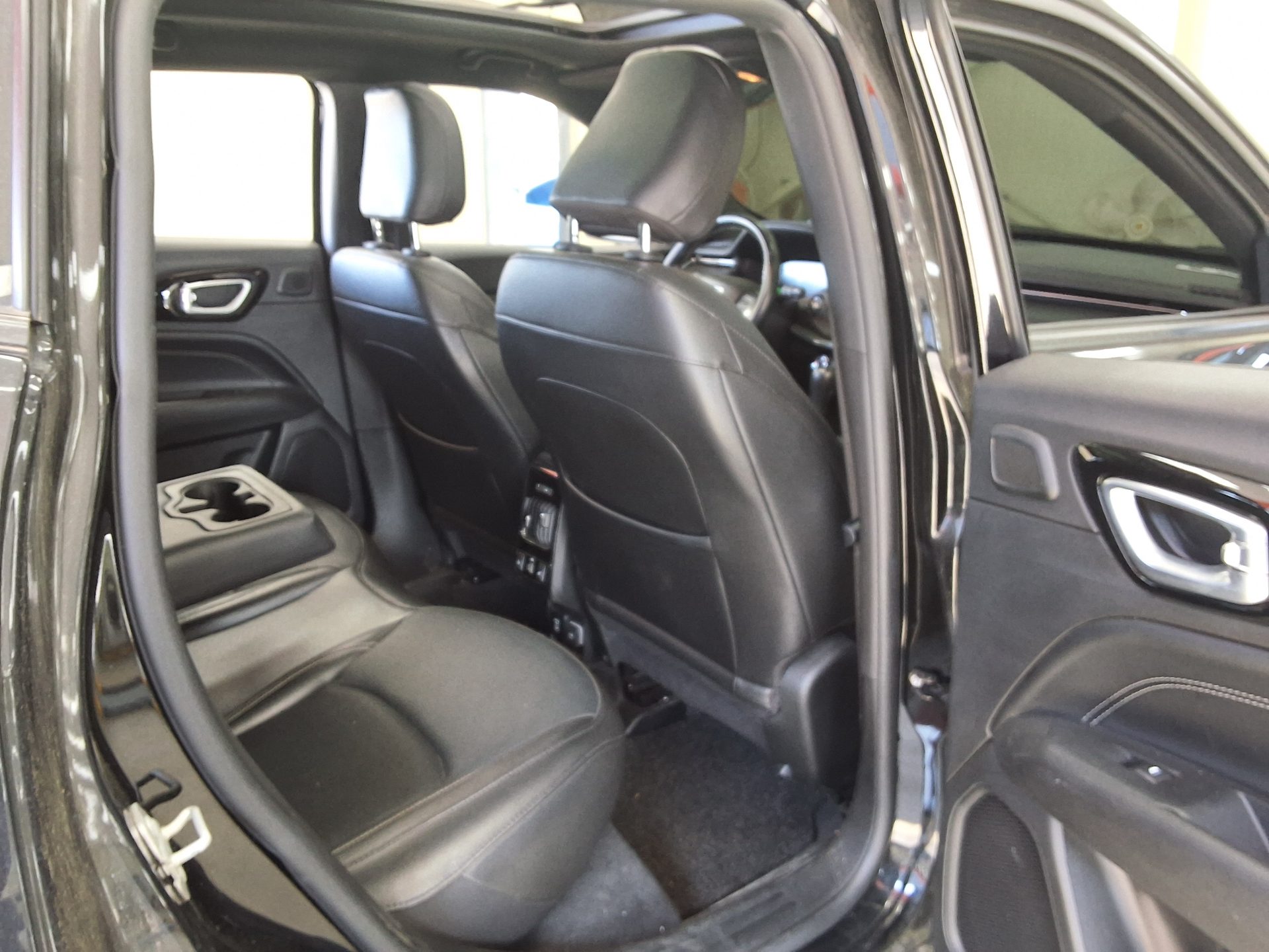 2022 - jeep compass