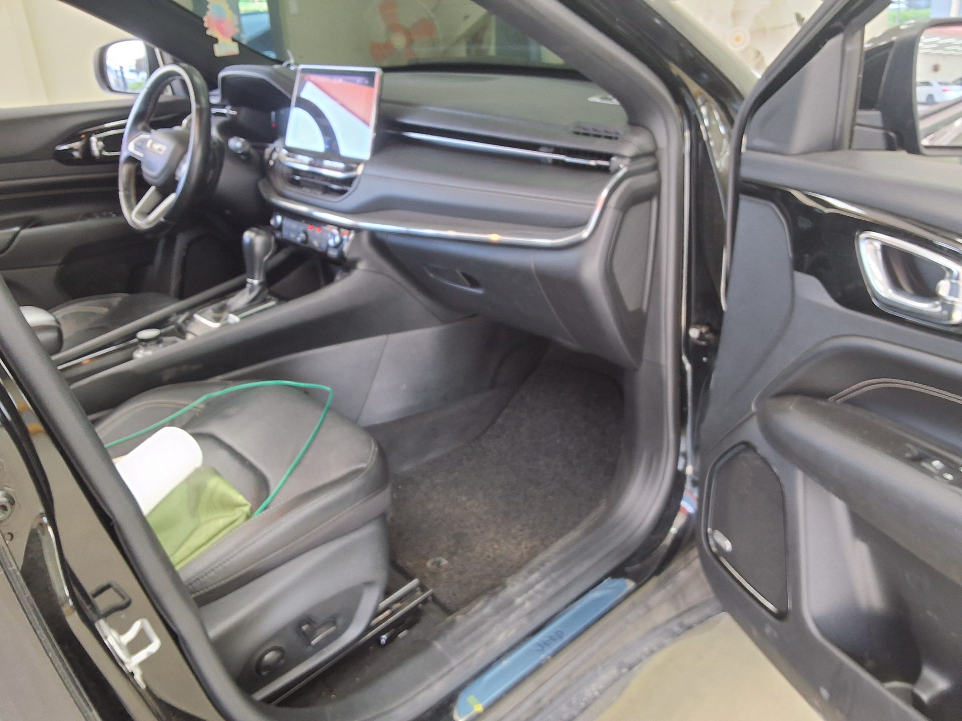2022 - jeep compass