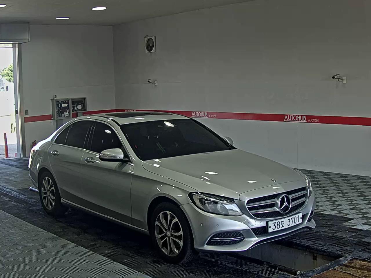 Mercedes-Benz C-Class - 2