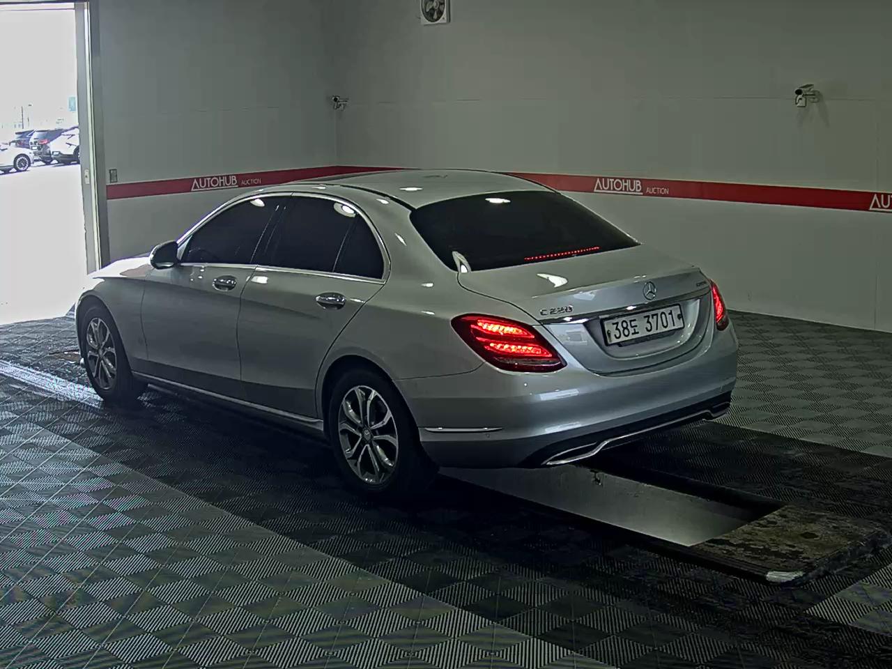Mercedes-Benz C-Class - 5