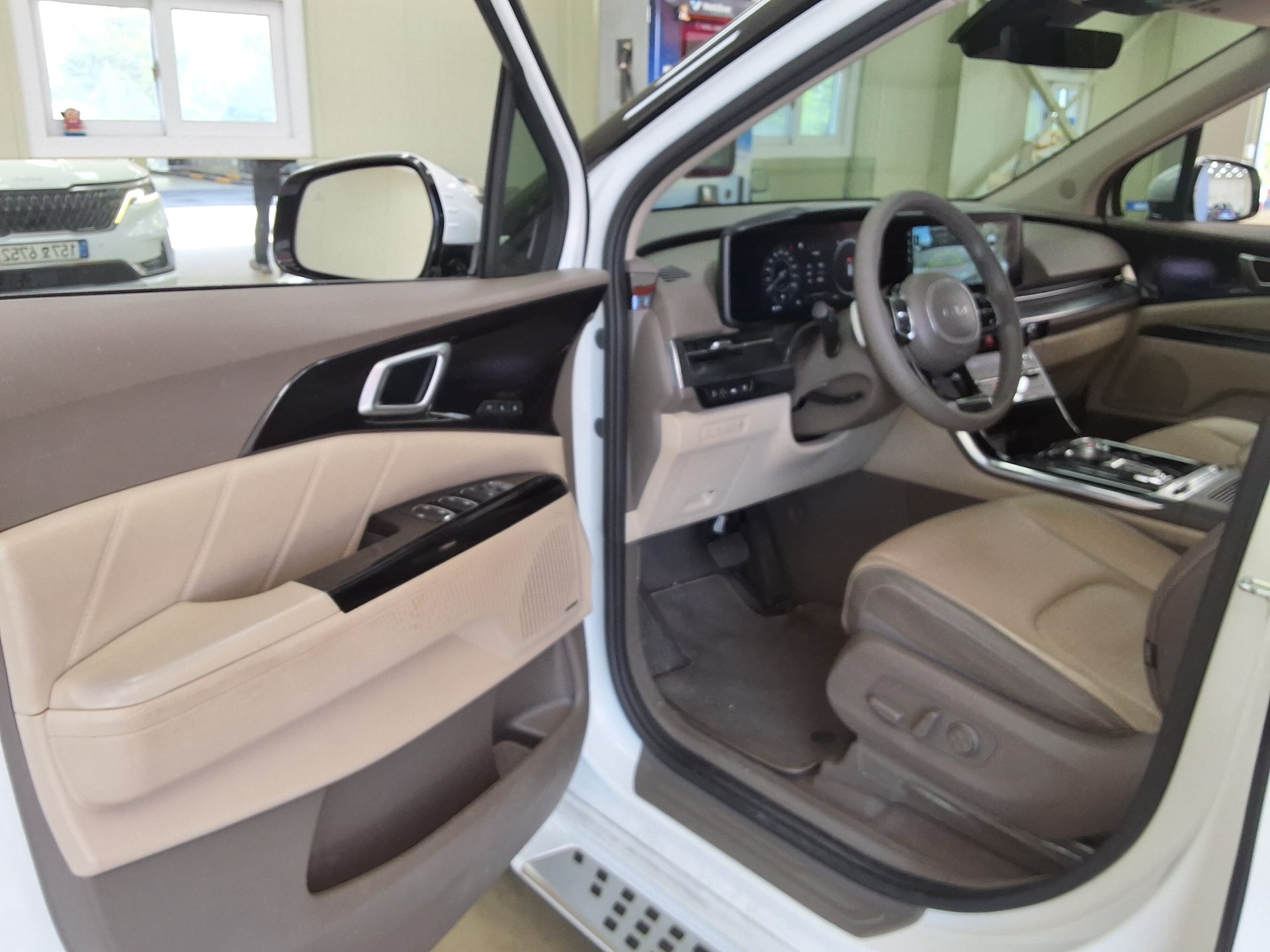 2023 - kia carnival
