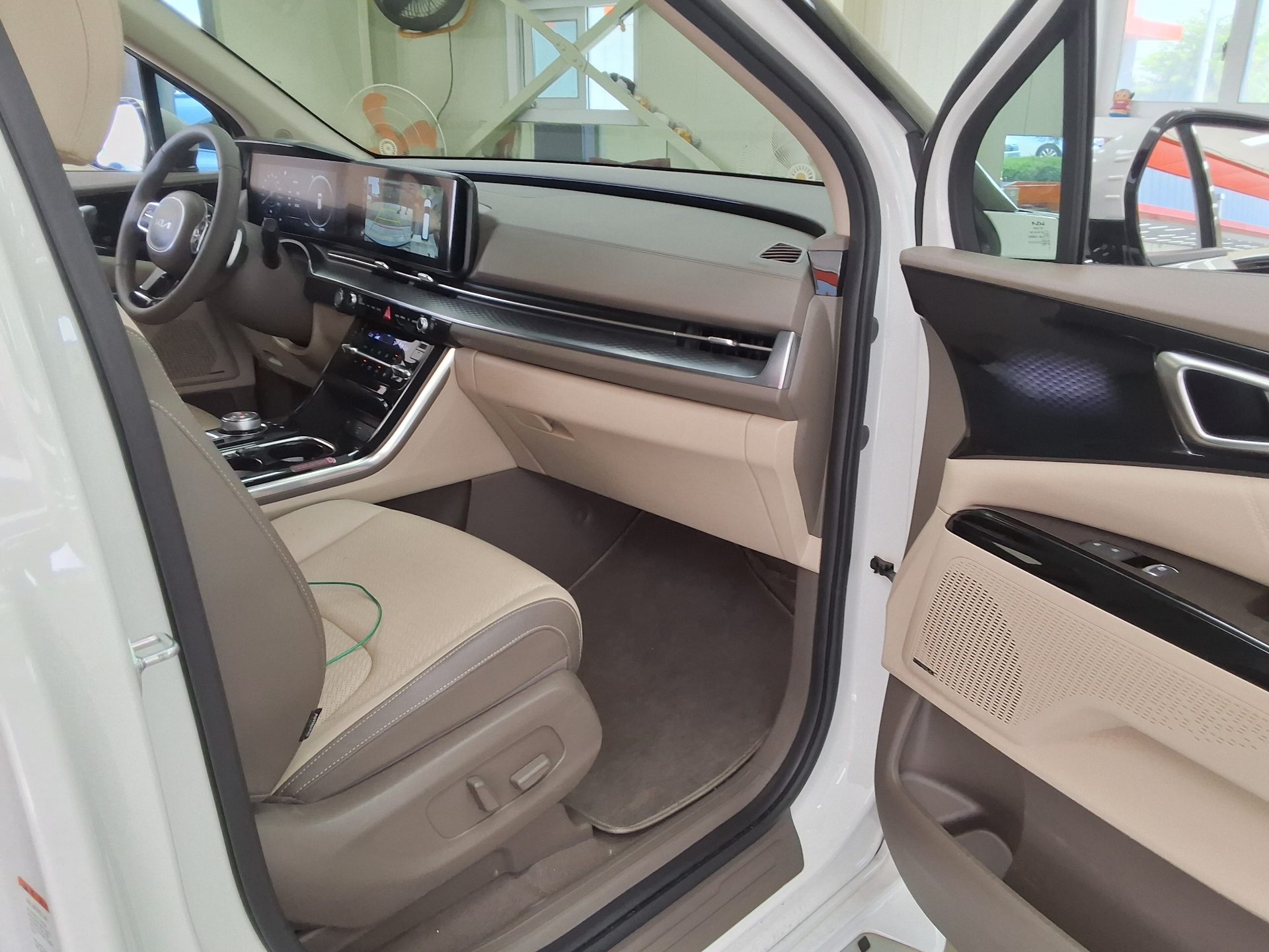 2023 - kia carnival