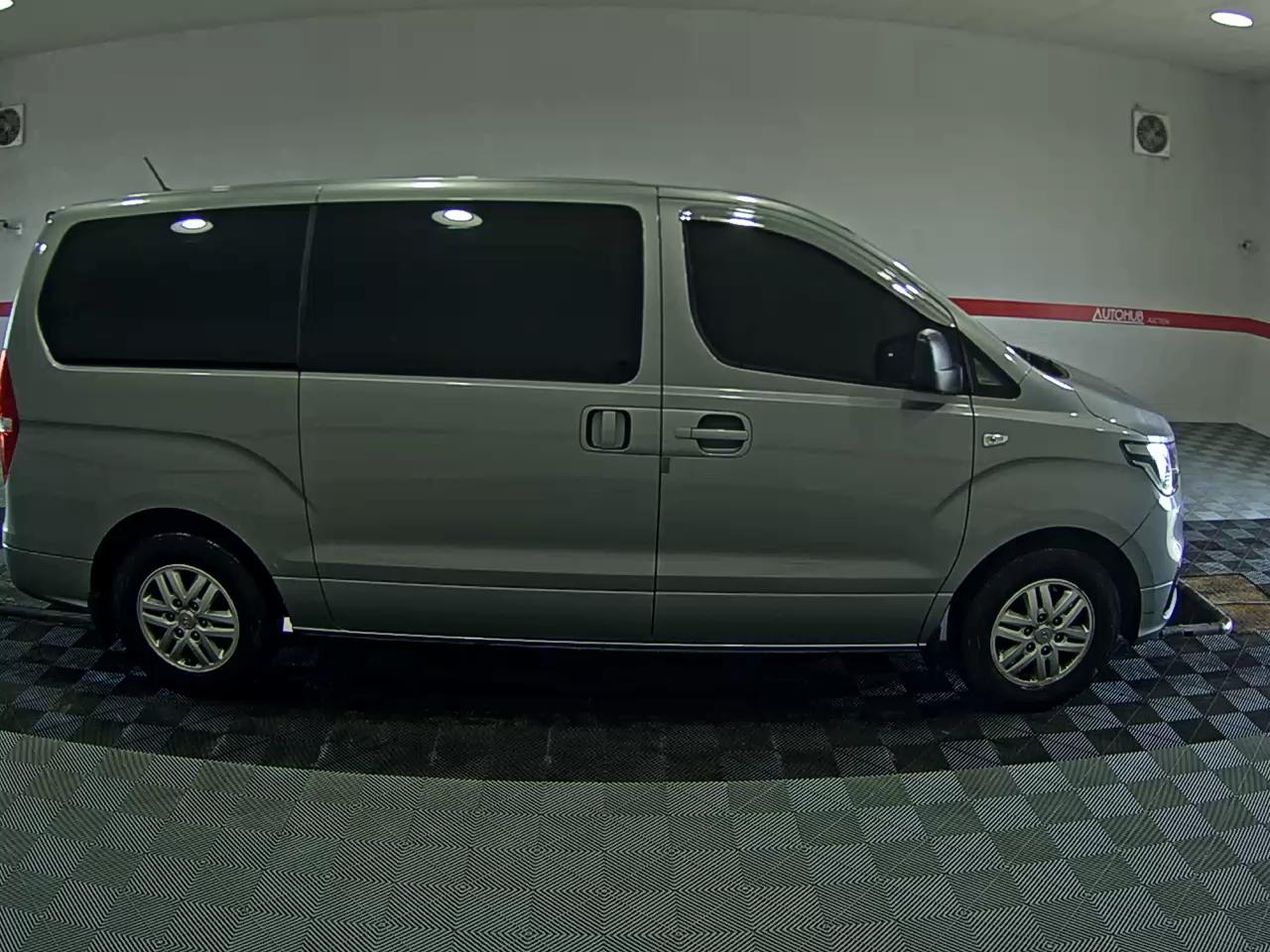 2020 - hyundai grand starex