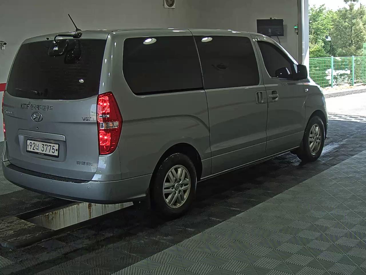 2020 - hyundai grand starex
