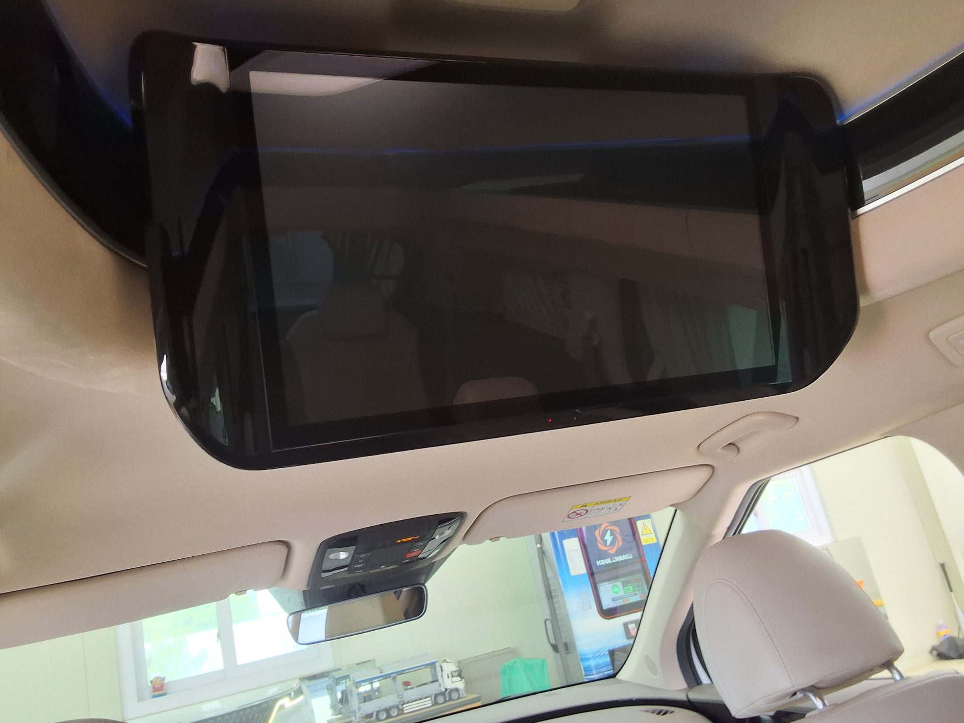 2023 - kia carnival