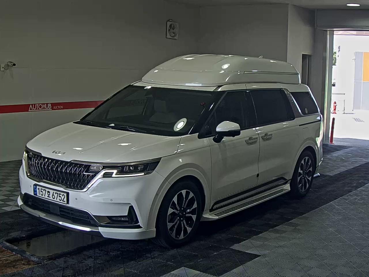 KIA CARNIVAL (KA4) -LIMOUSINE