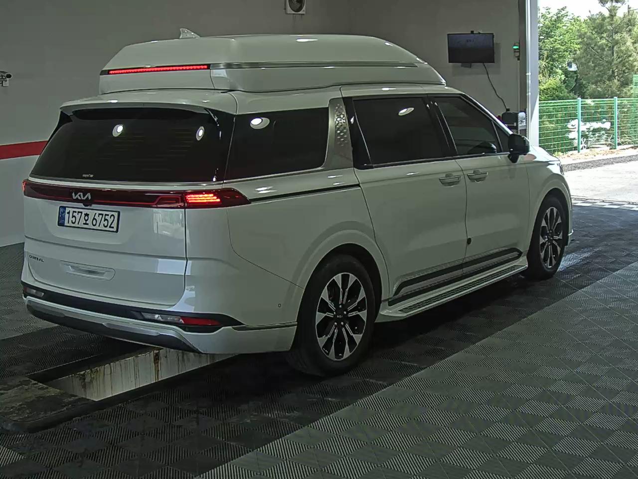 2023 - kia carnival
