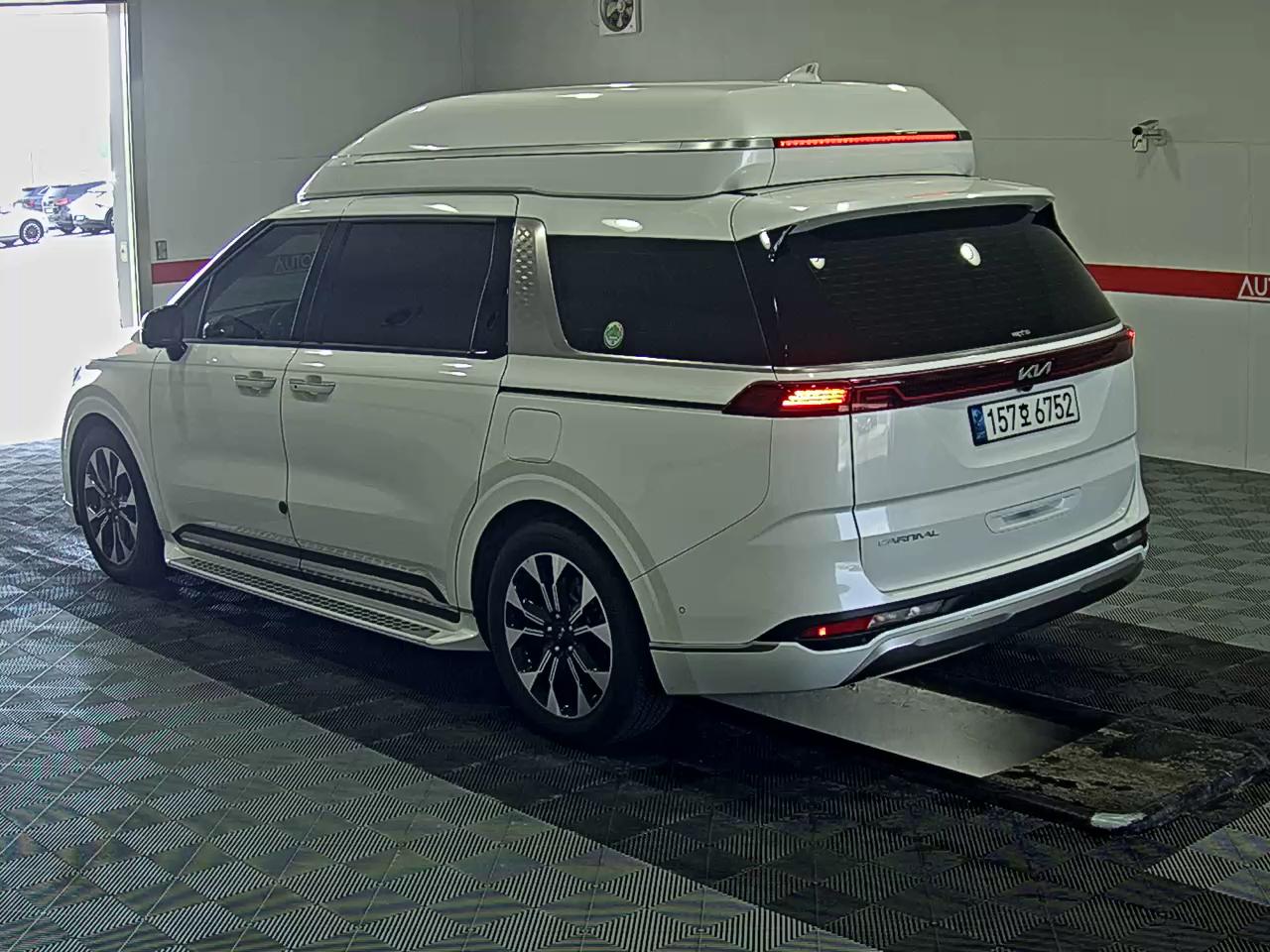 2023 - kia carnival