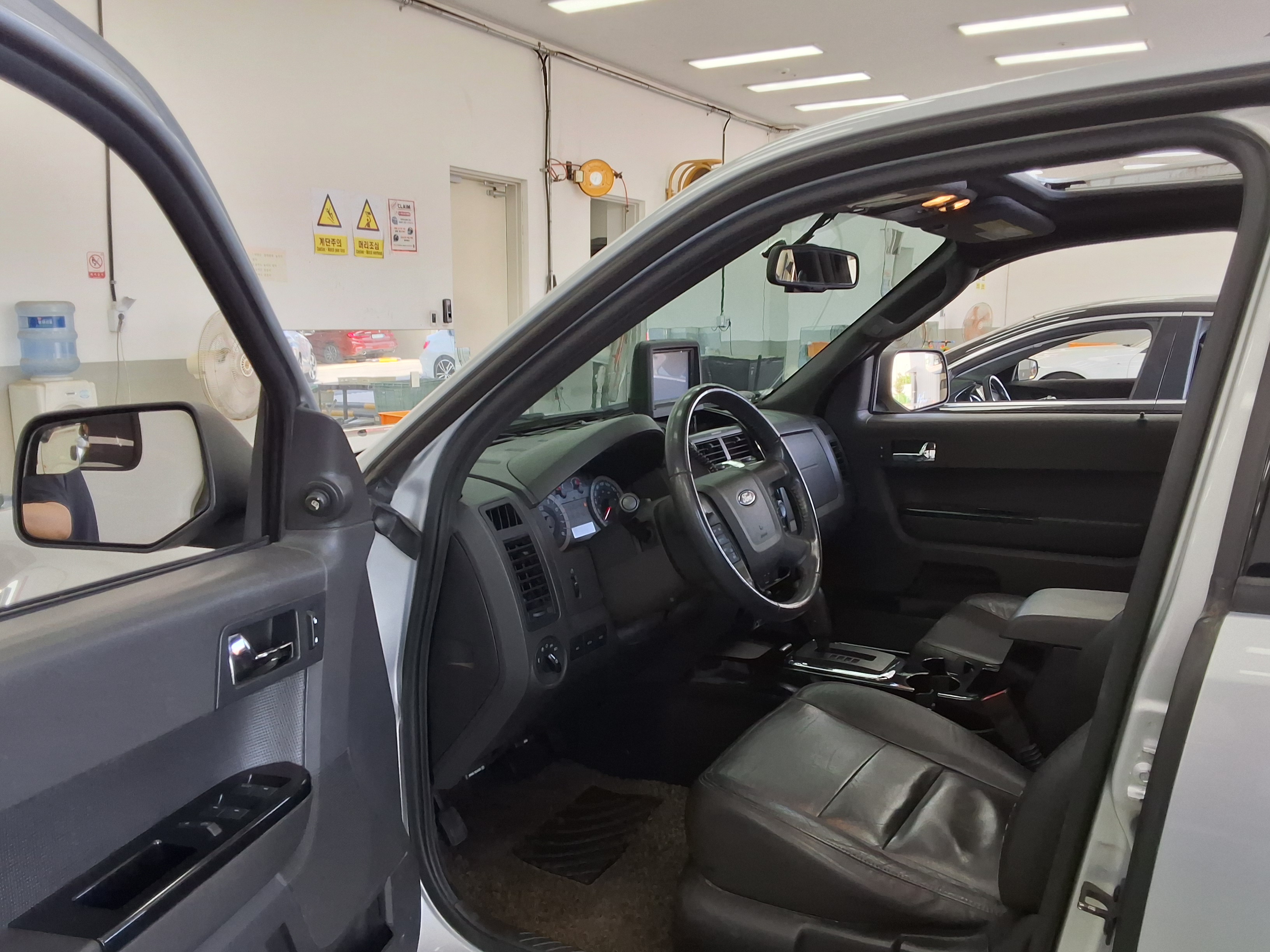2011 - ford escape