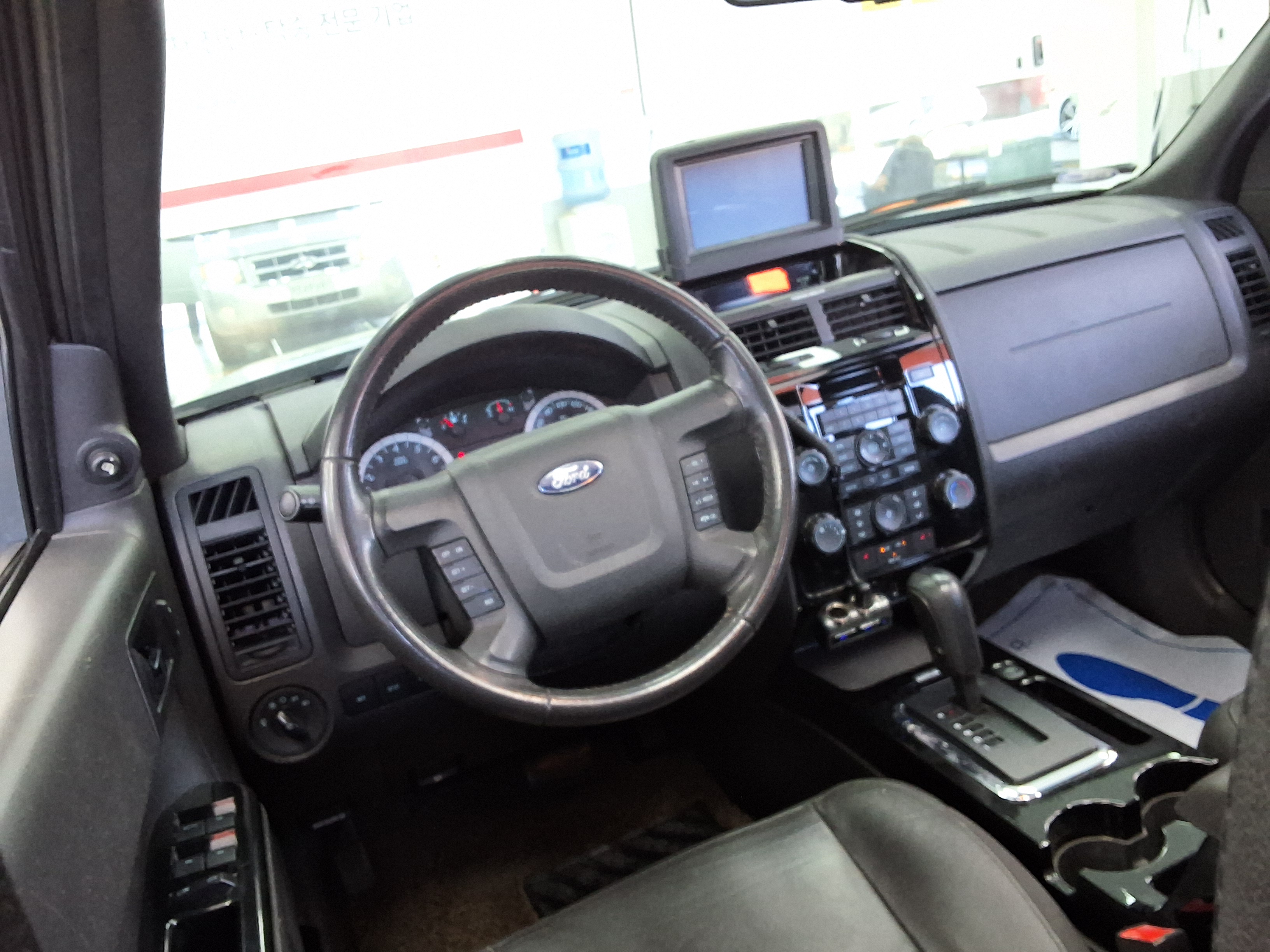 2011 - ford escape