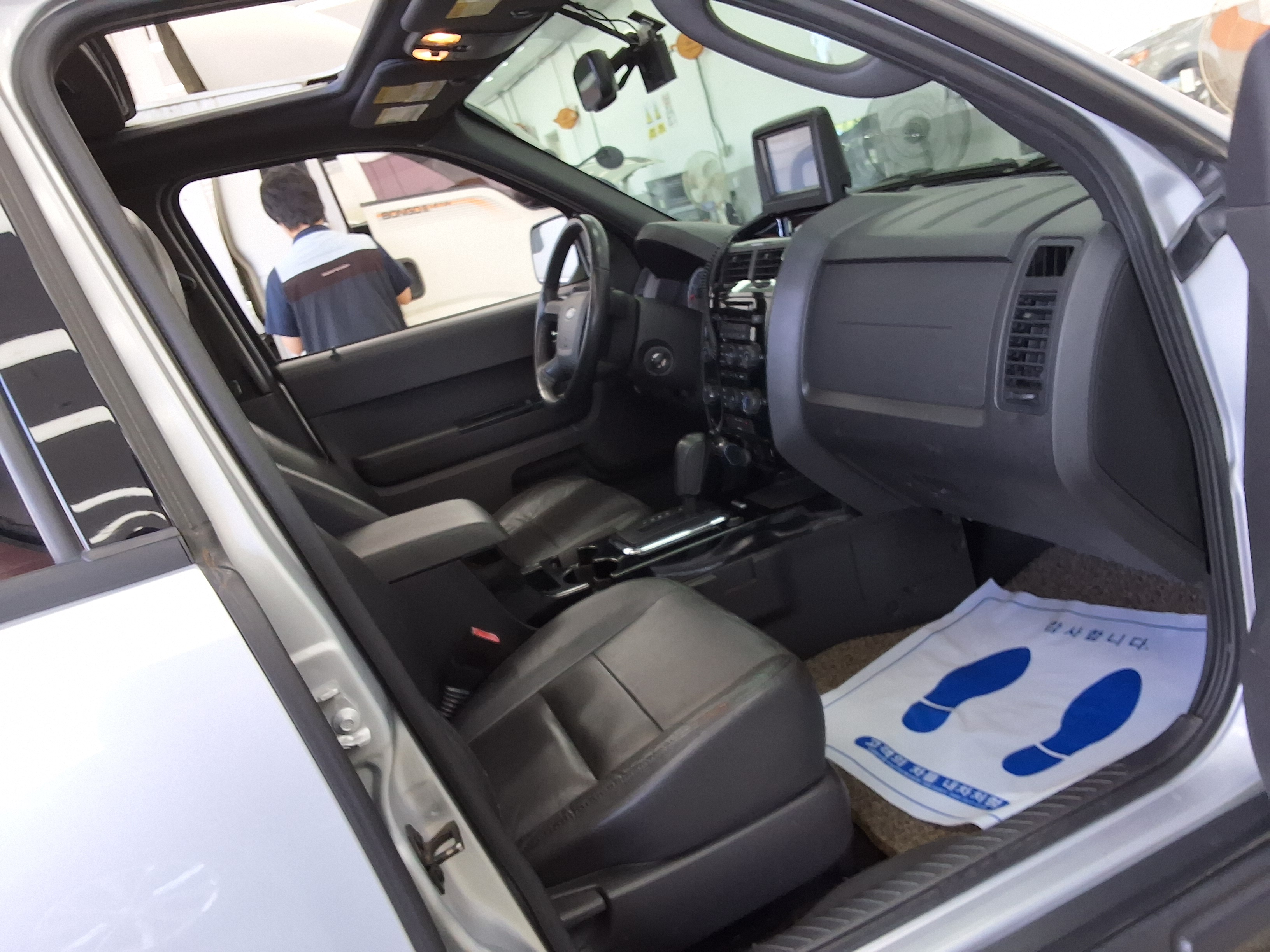 2011 - ford escape