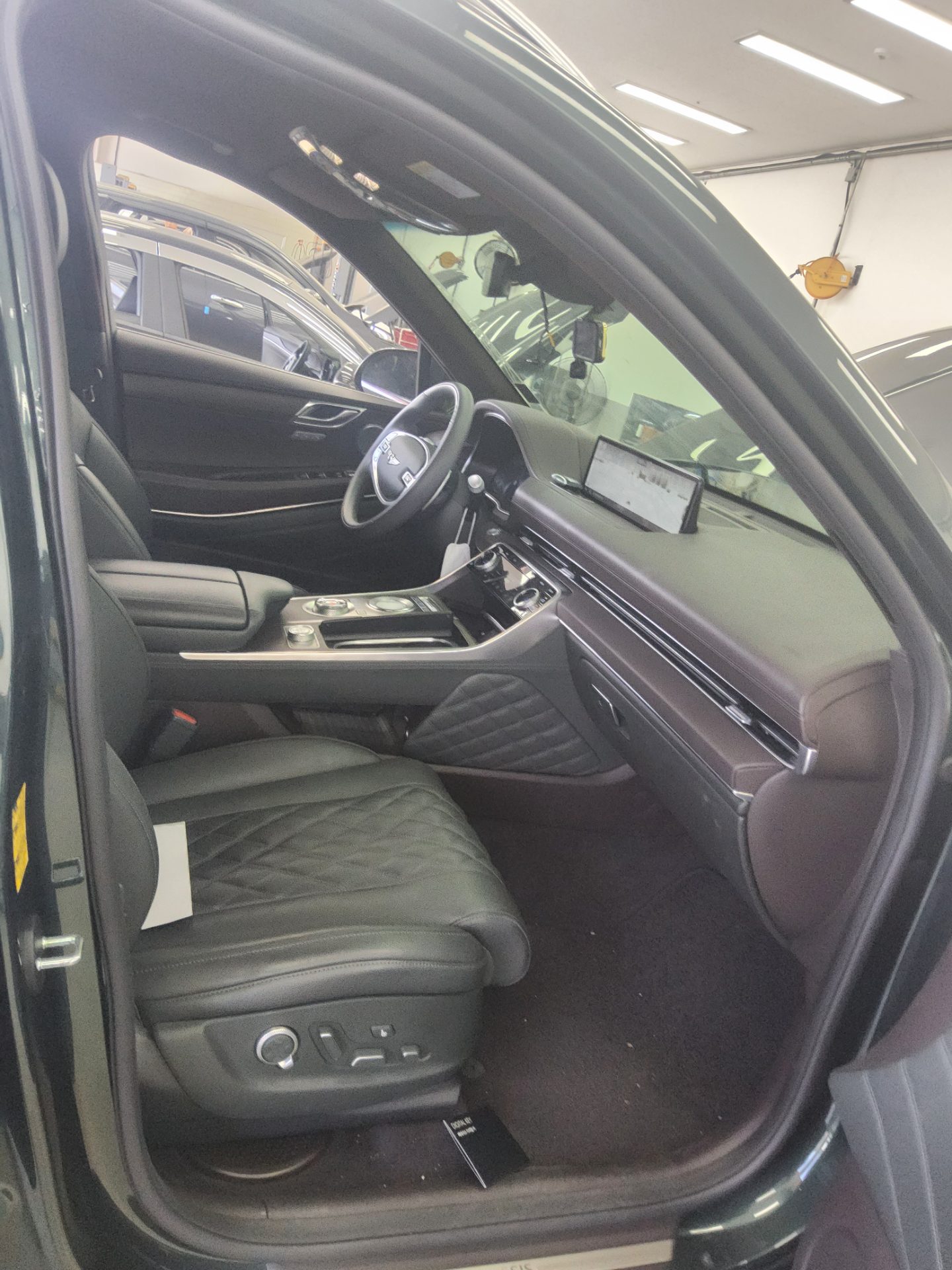 2022 - genesis gv80