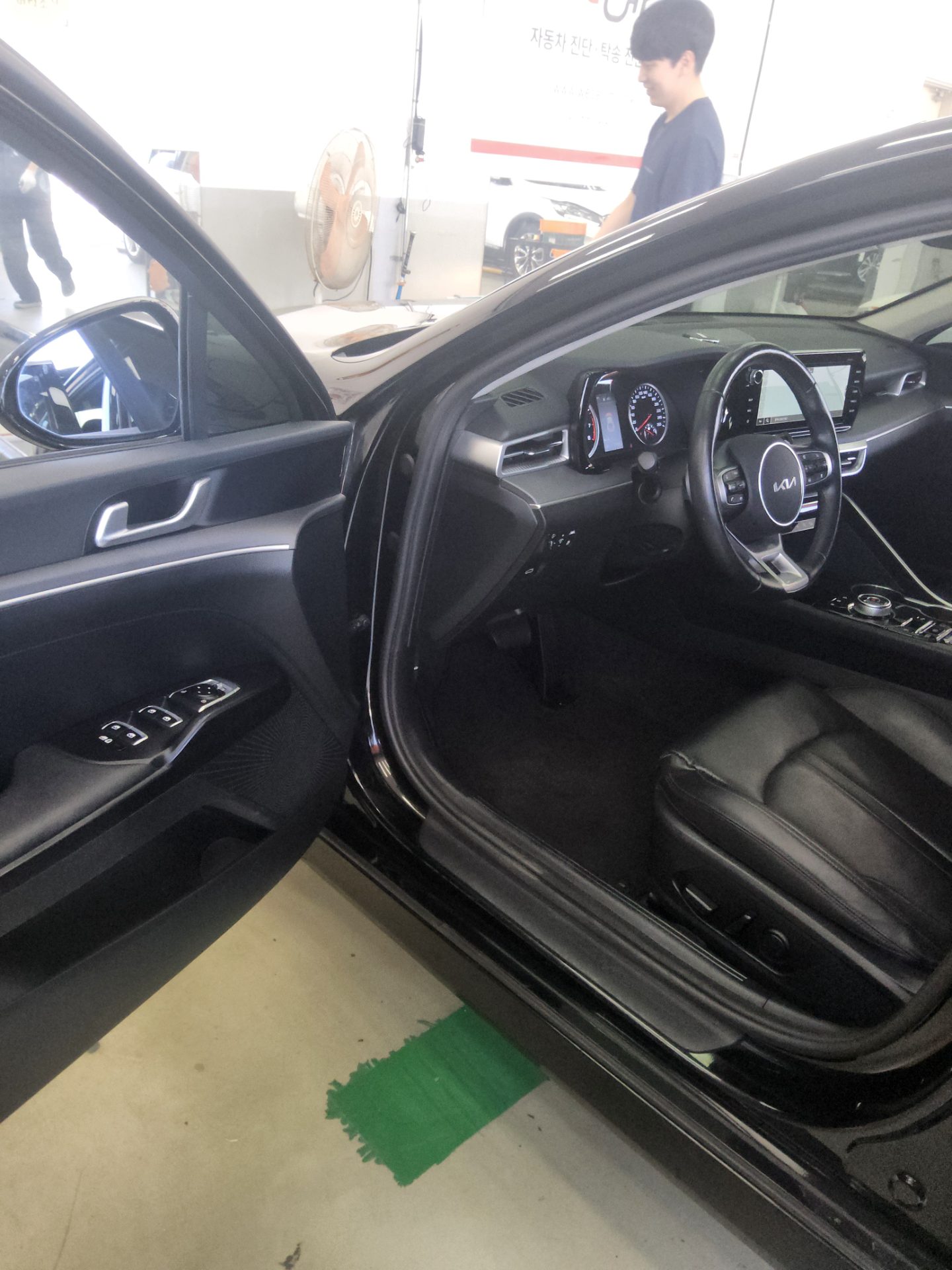 2023 - kia k5