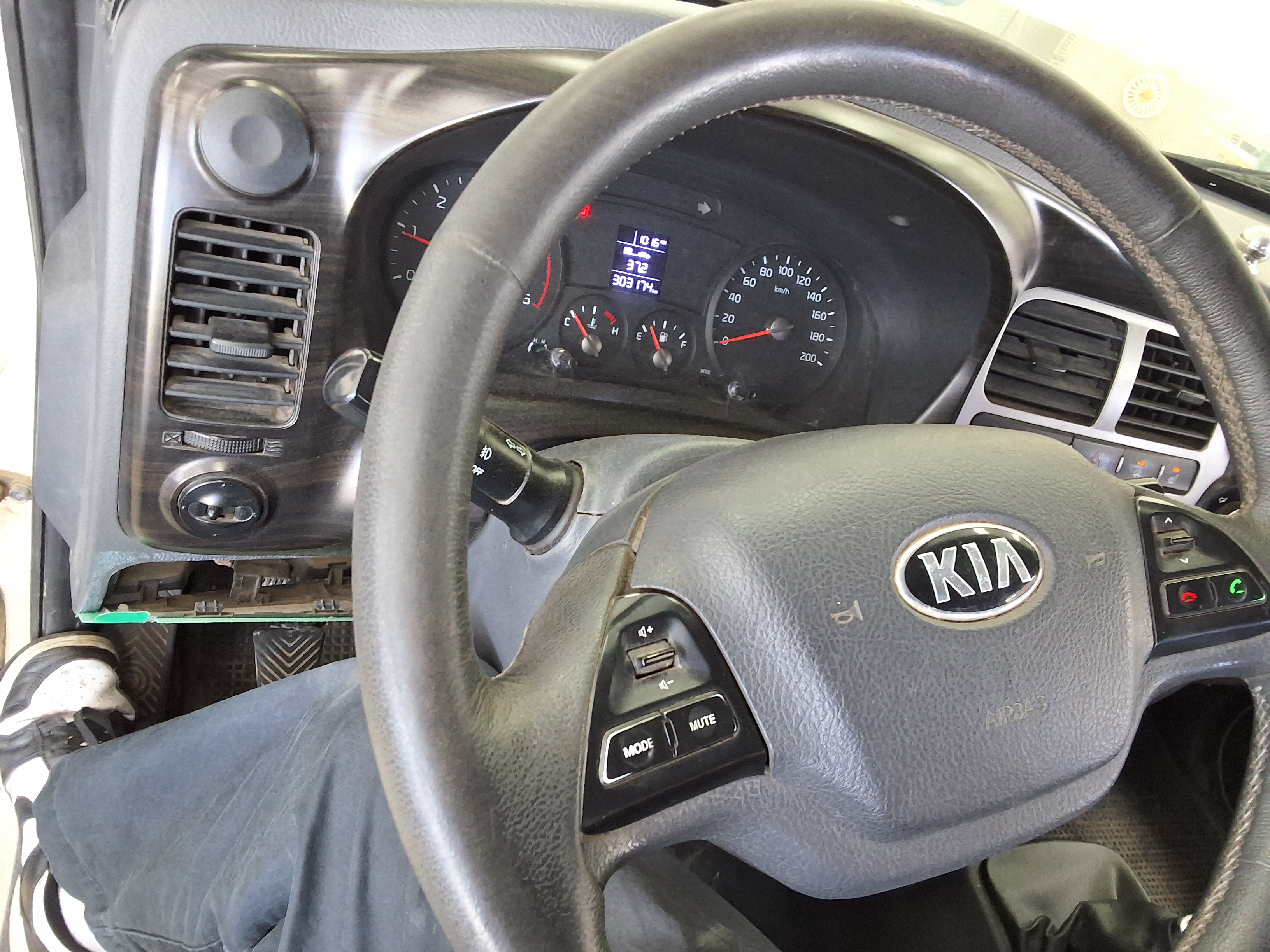 2017 - kia bongo