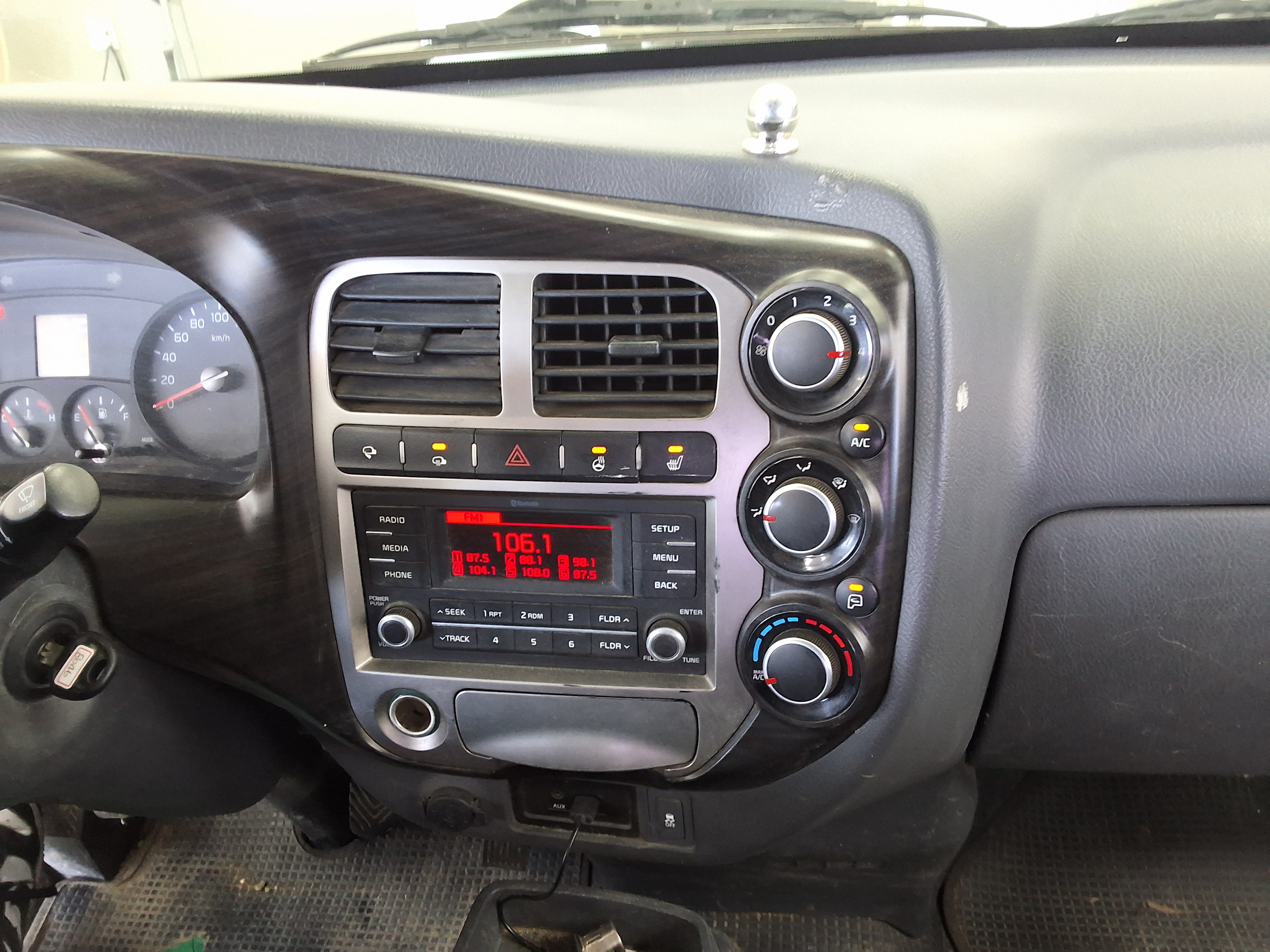 2017 - kia bongo
