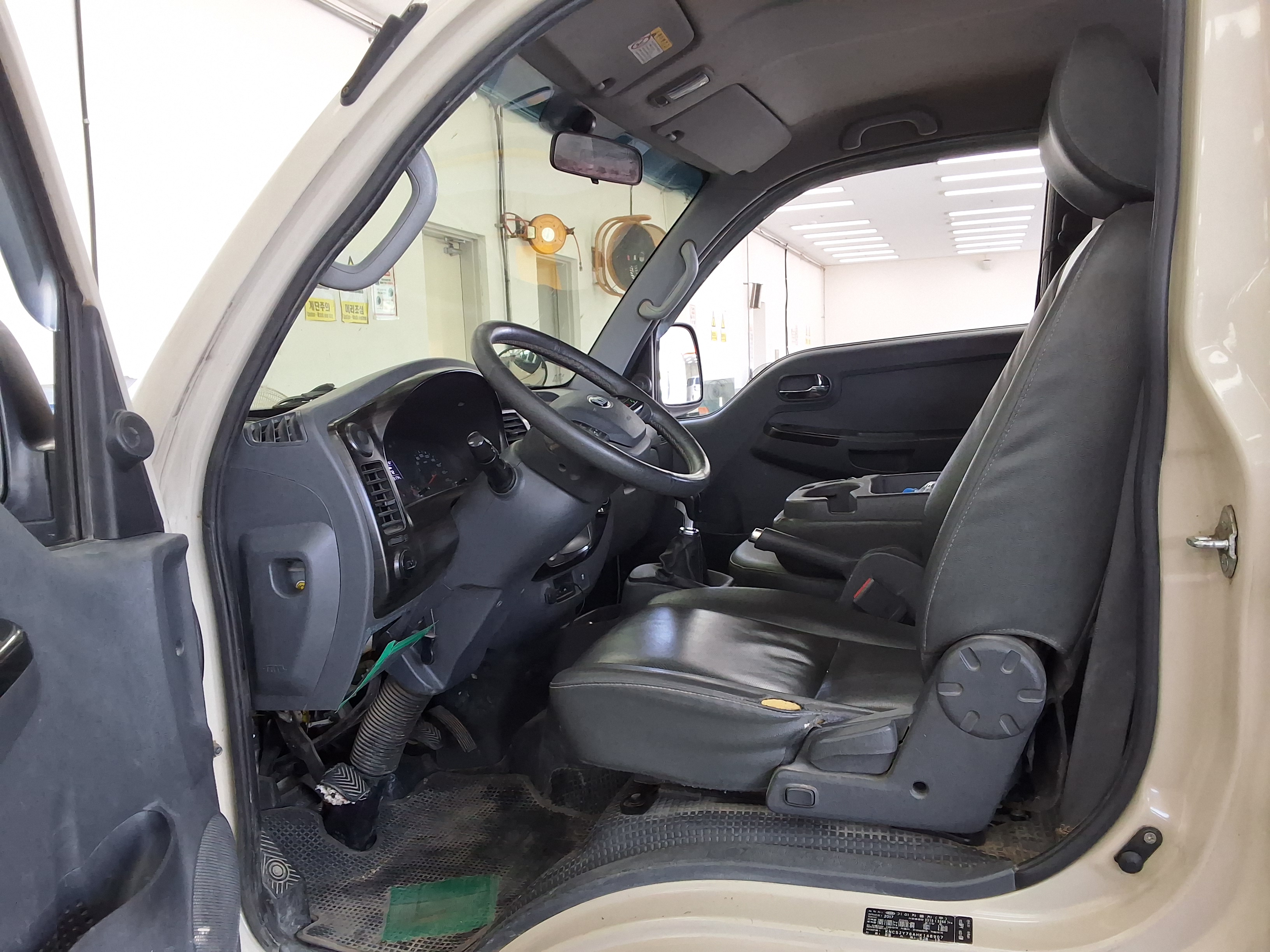 2017 - kia bongo