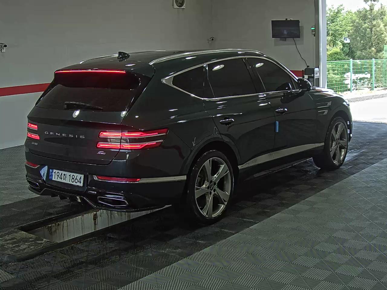 2022 - genesis gv80