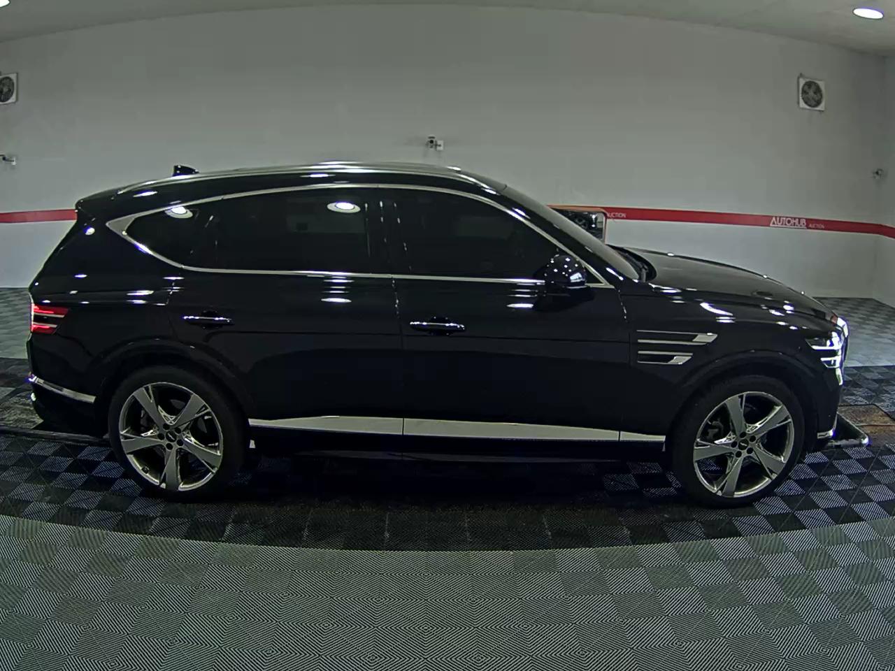 2021 - genesis gv80