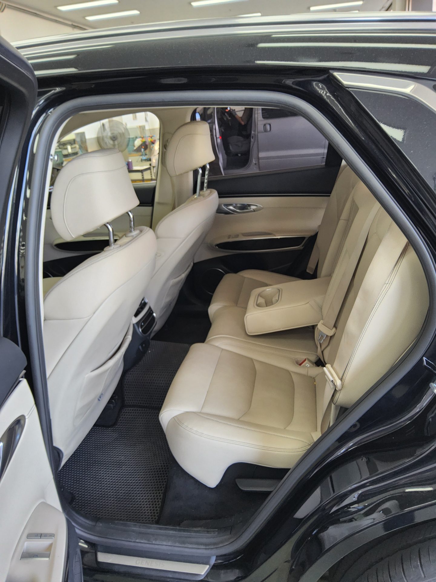 2021 - genesis gv70