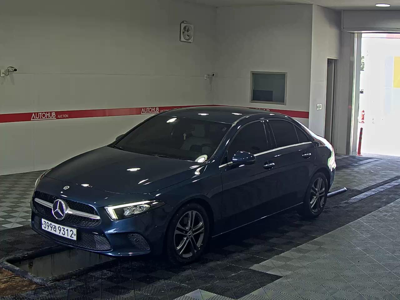 MERCEDES-BENZ A-CLASS (4TH GEN) A220 SEDAN
