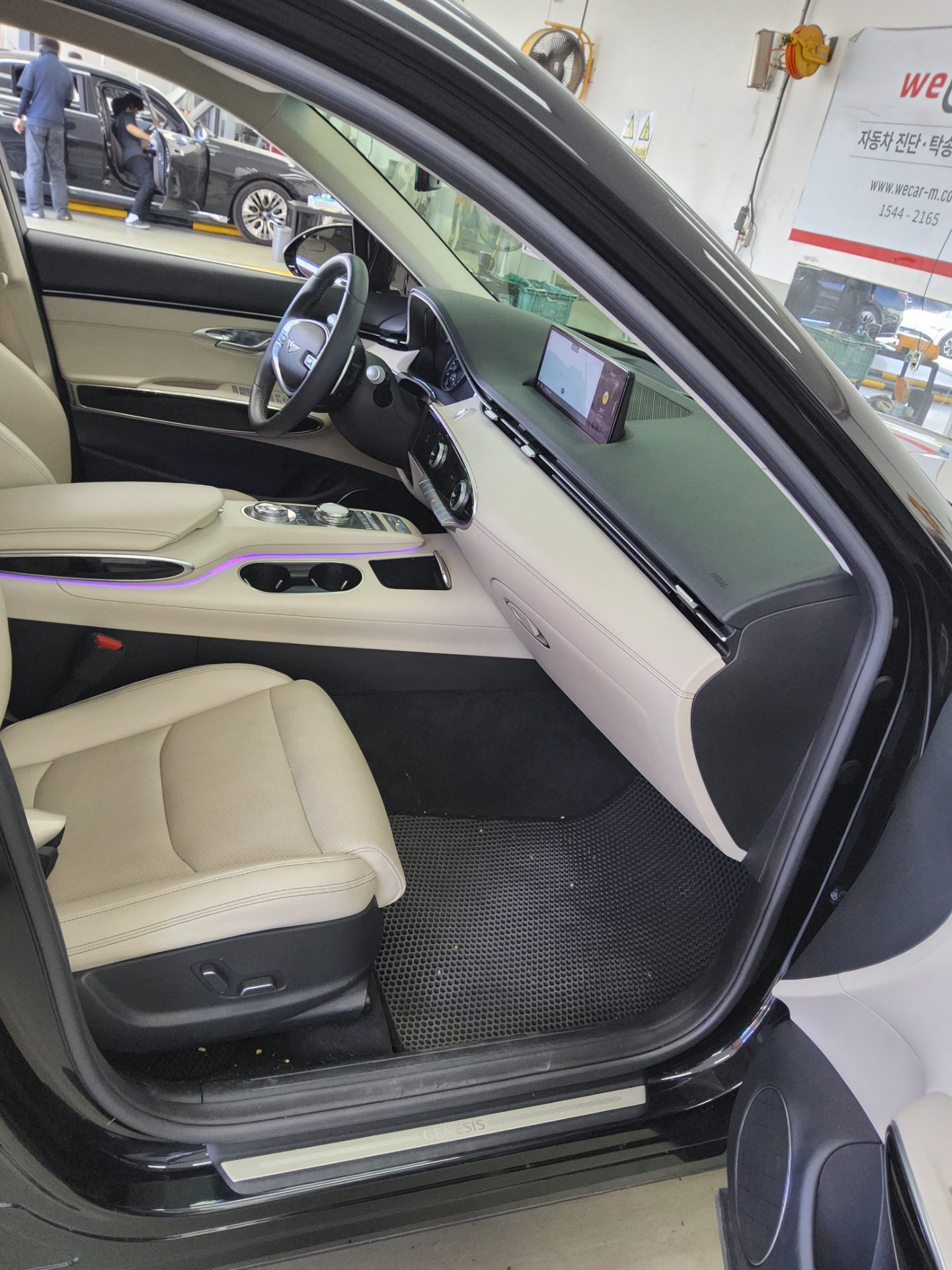 2021 - genesis gv70