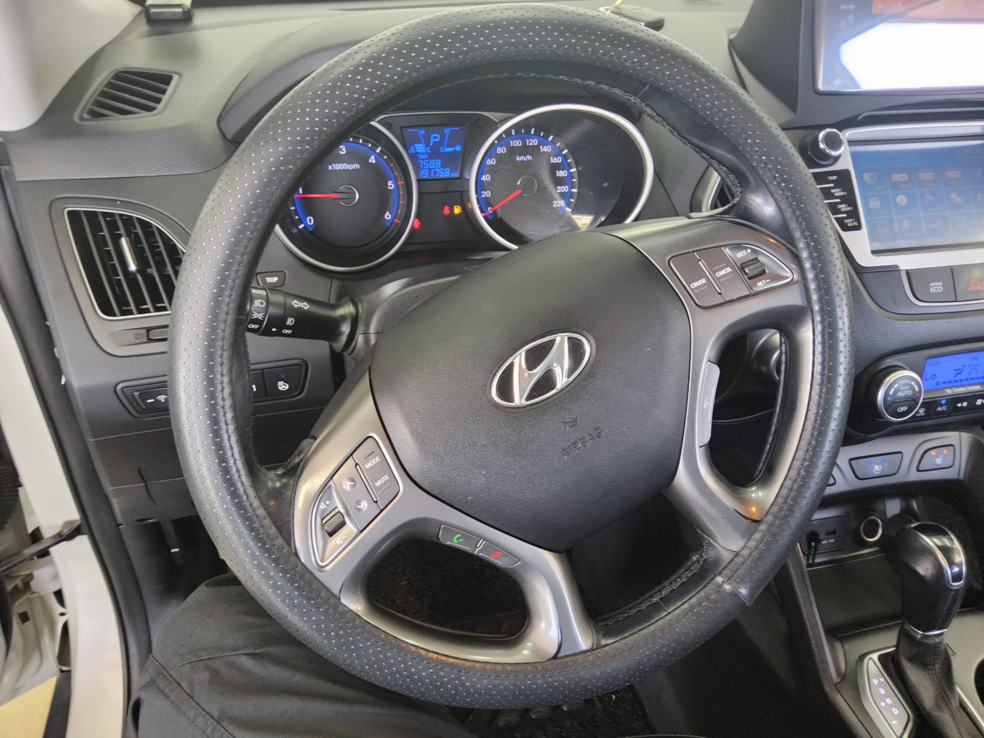 2014 - hyundai tucson