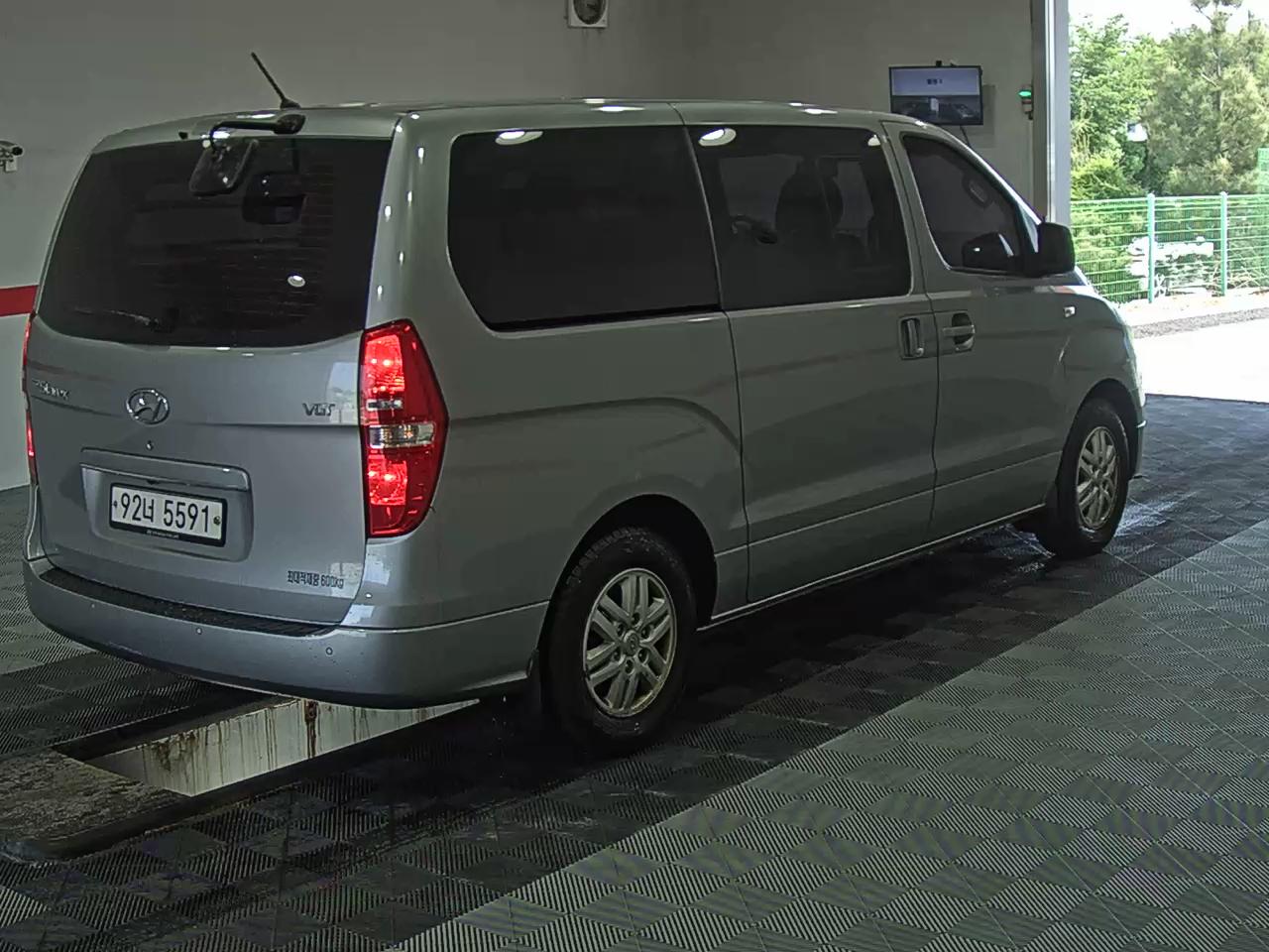 2018 - hyundai grand starex