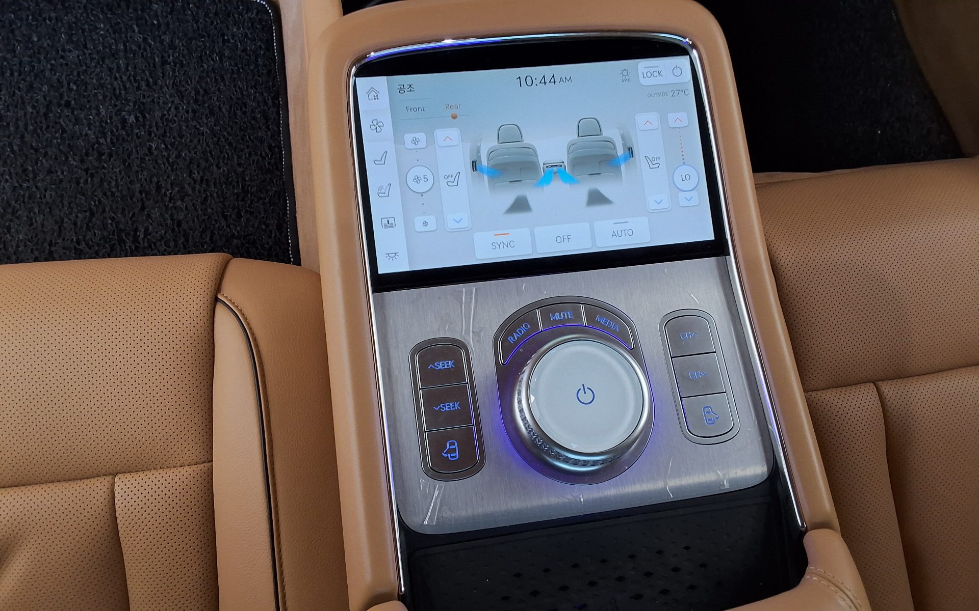 2022 - genesis g90