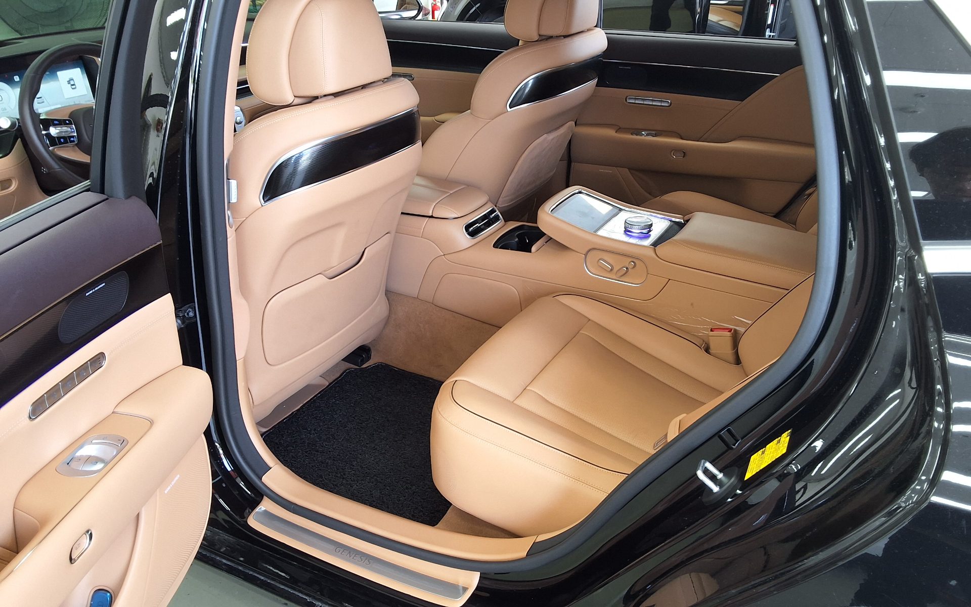 2022 - genesis g90