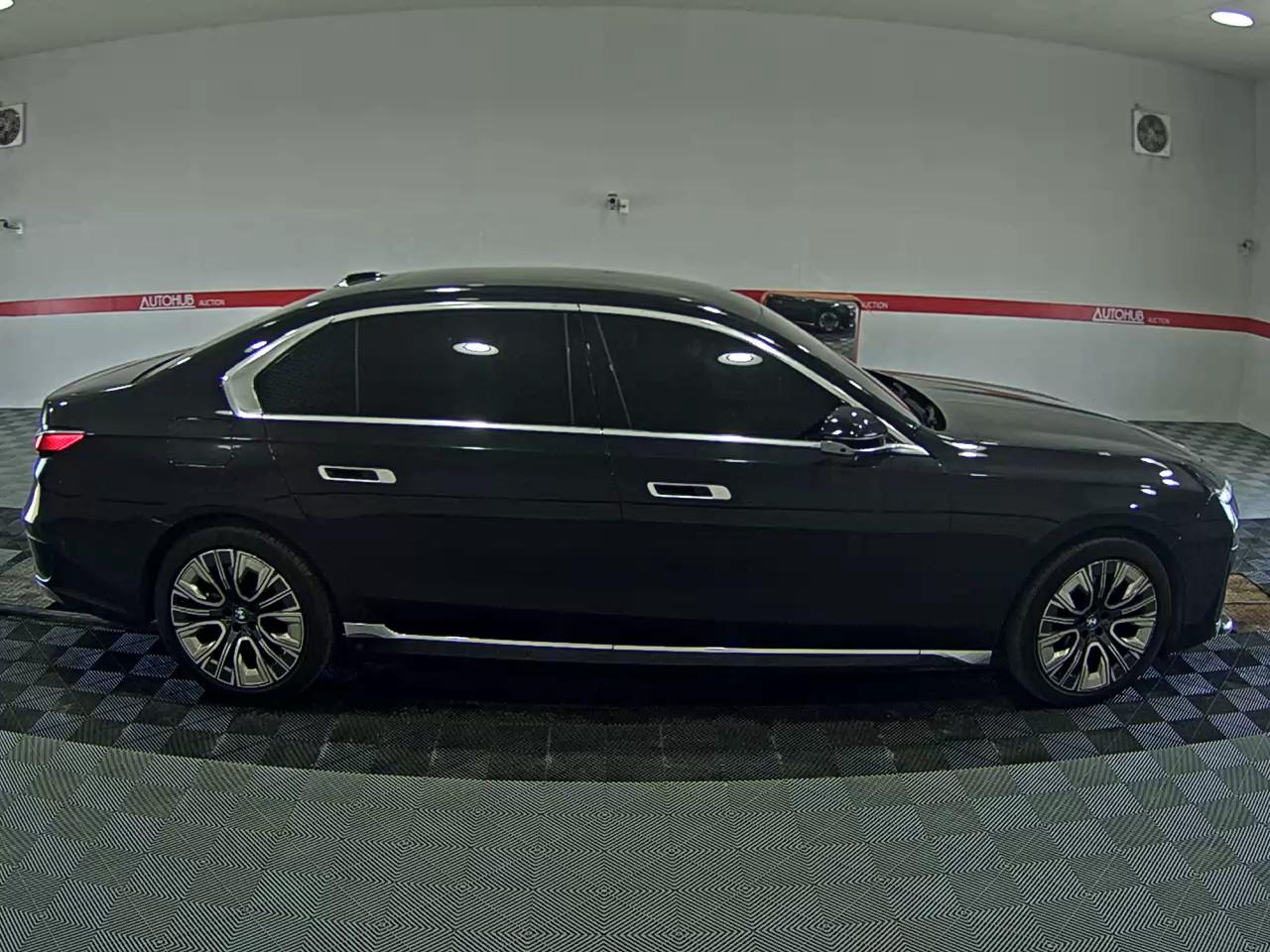 2023 - bmw m7