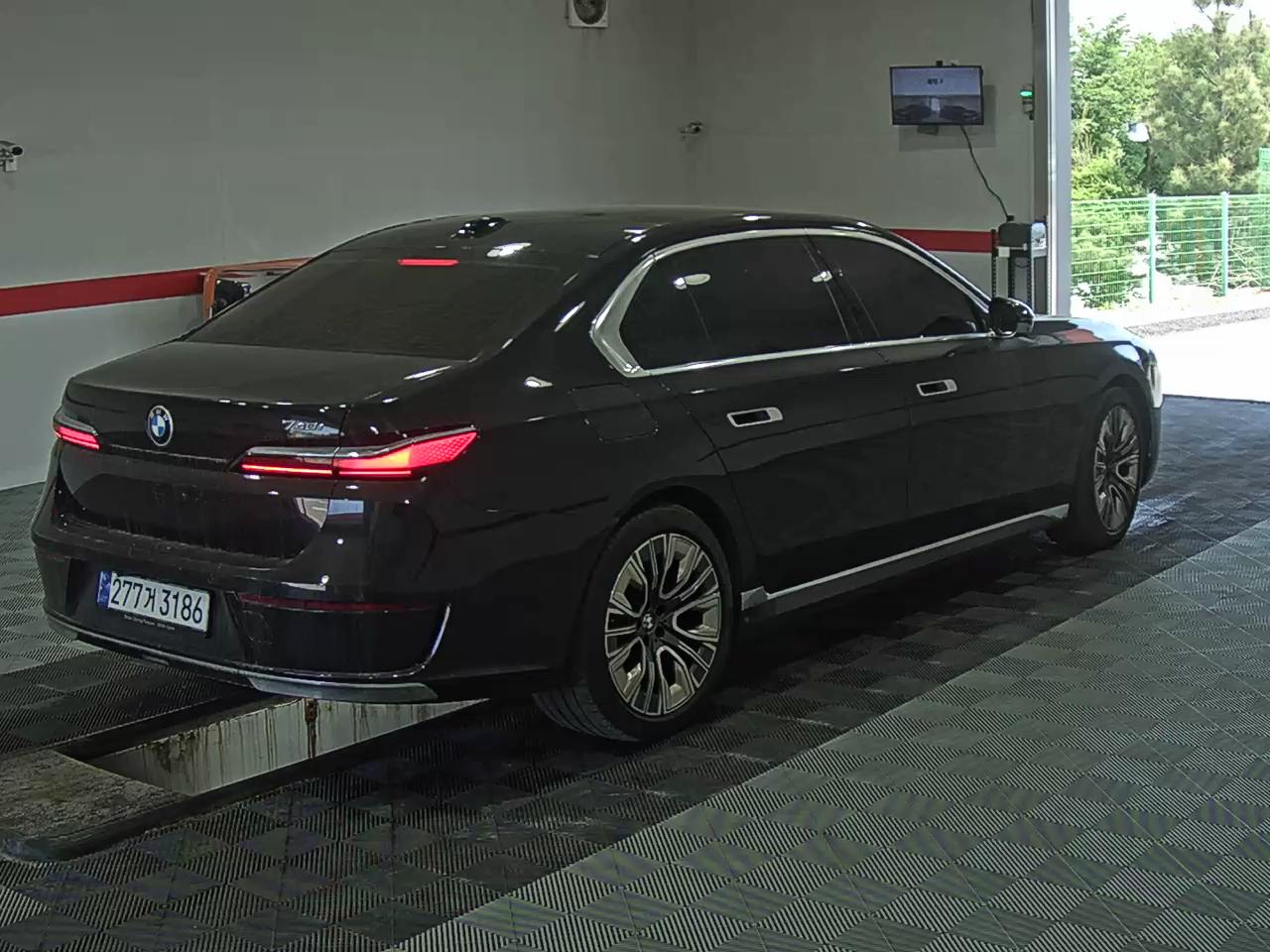 2023 - bmw m7