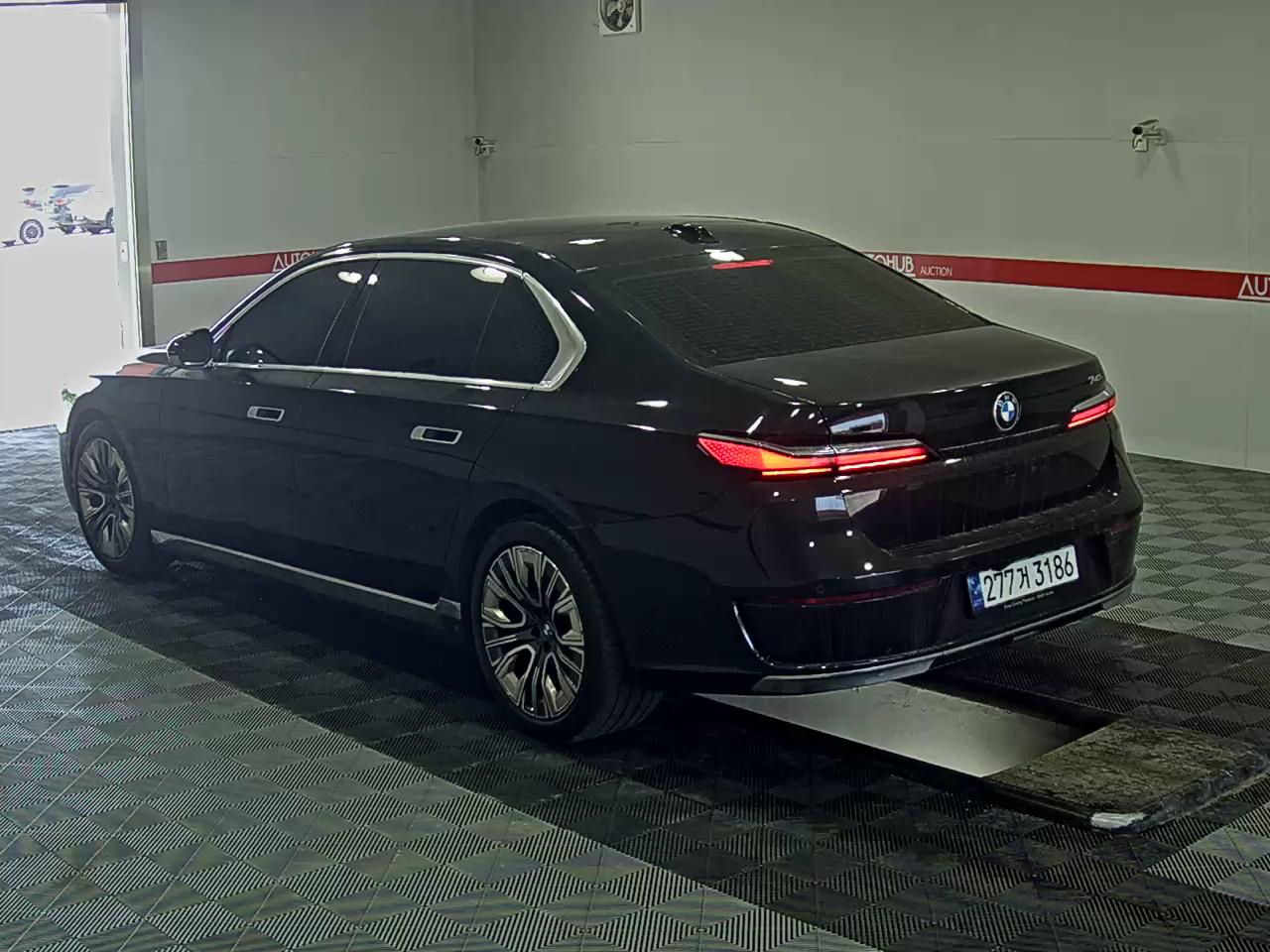 2023 - bmw m7