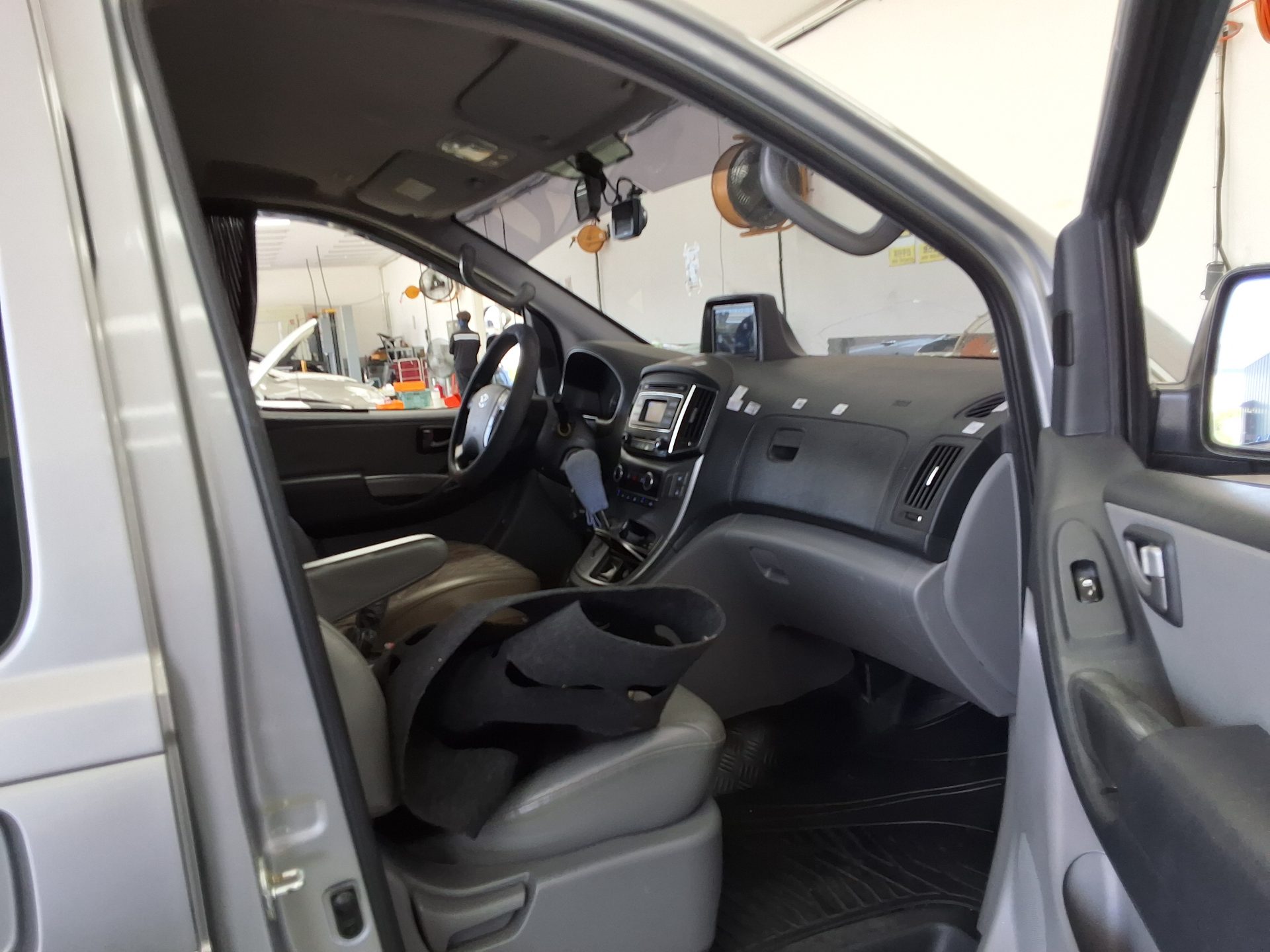 2017 - hyundai grand starex