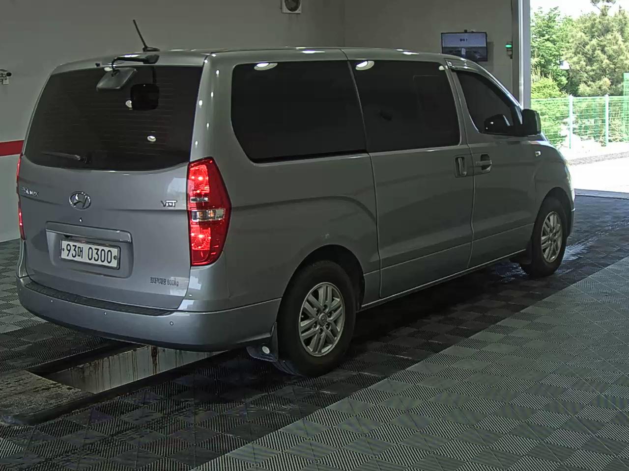 2017 - hyundai grand starex