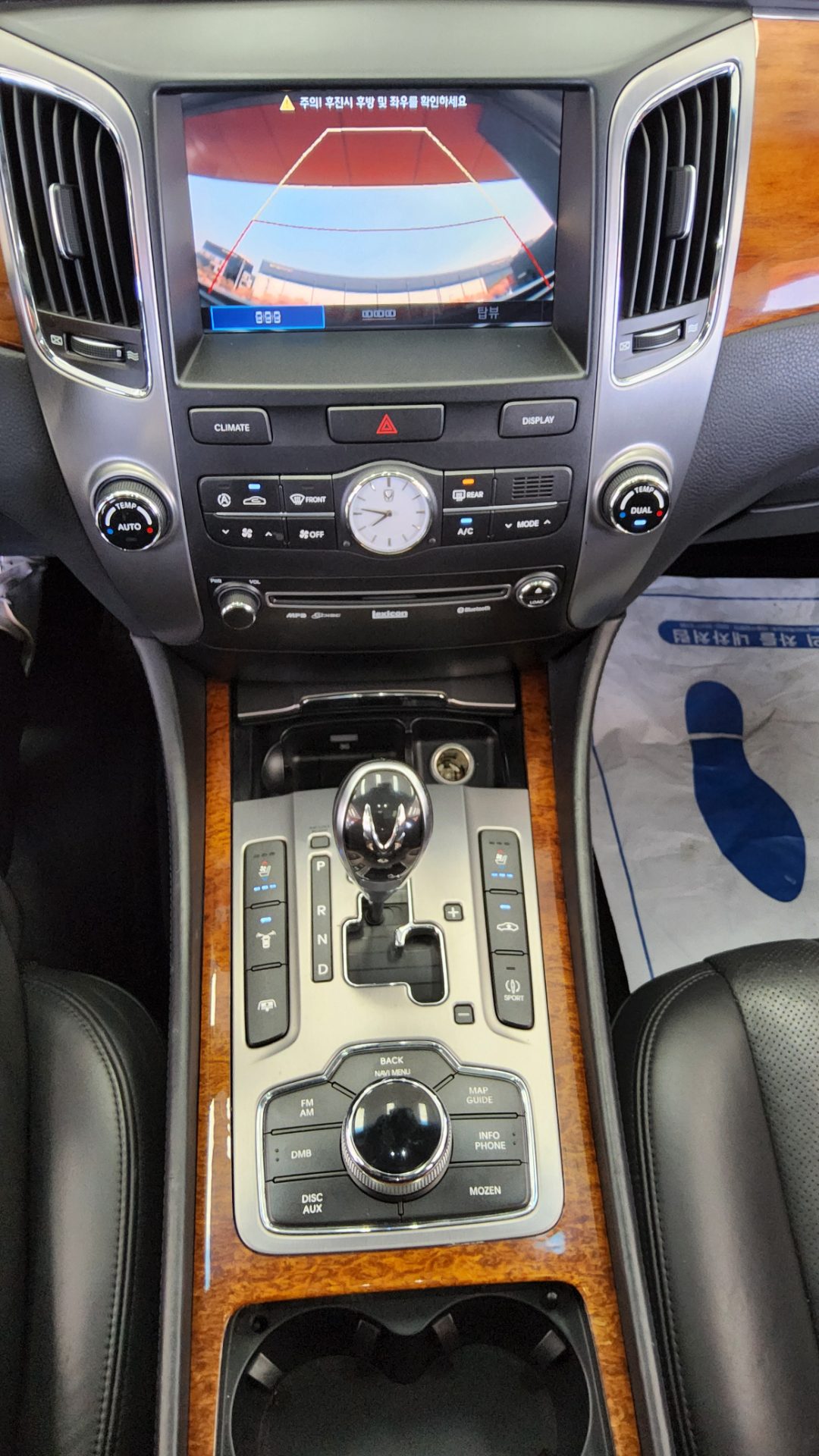 2010 - hyundai equus