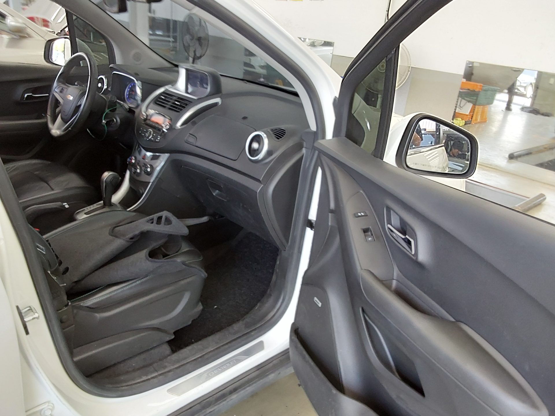 2015 - chevrolet trax