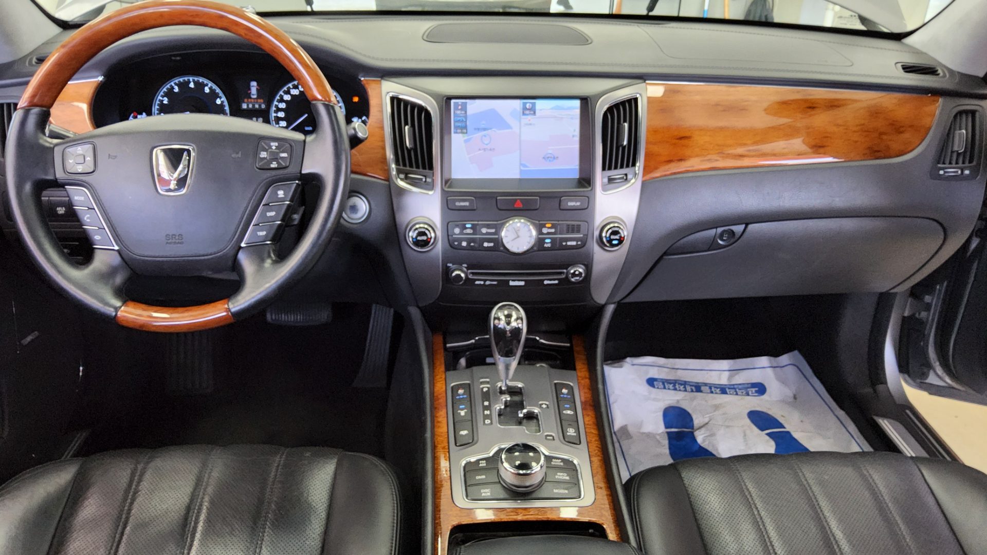 2010 - hyundai equus