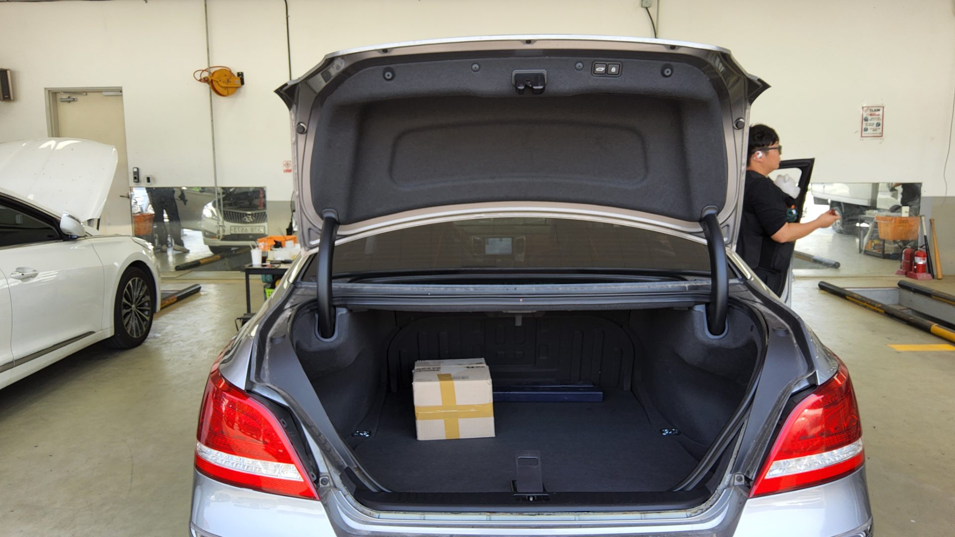 2010 - hyundai equus