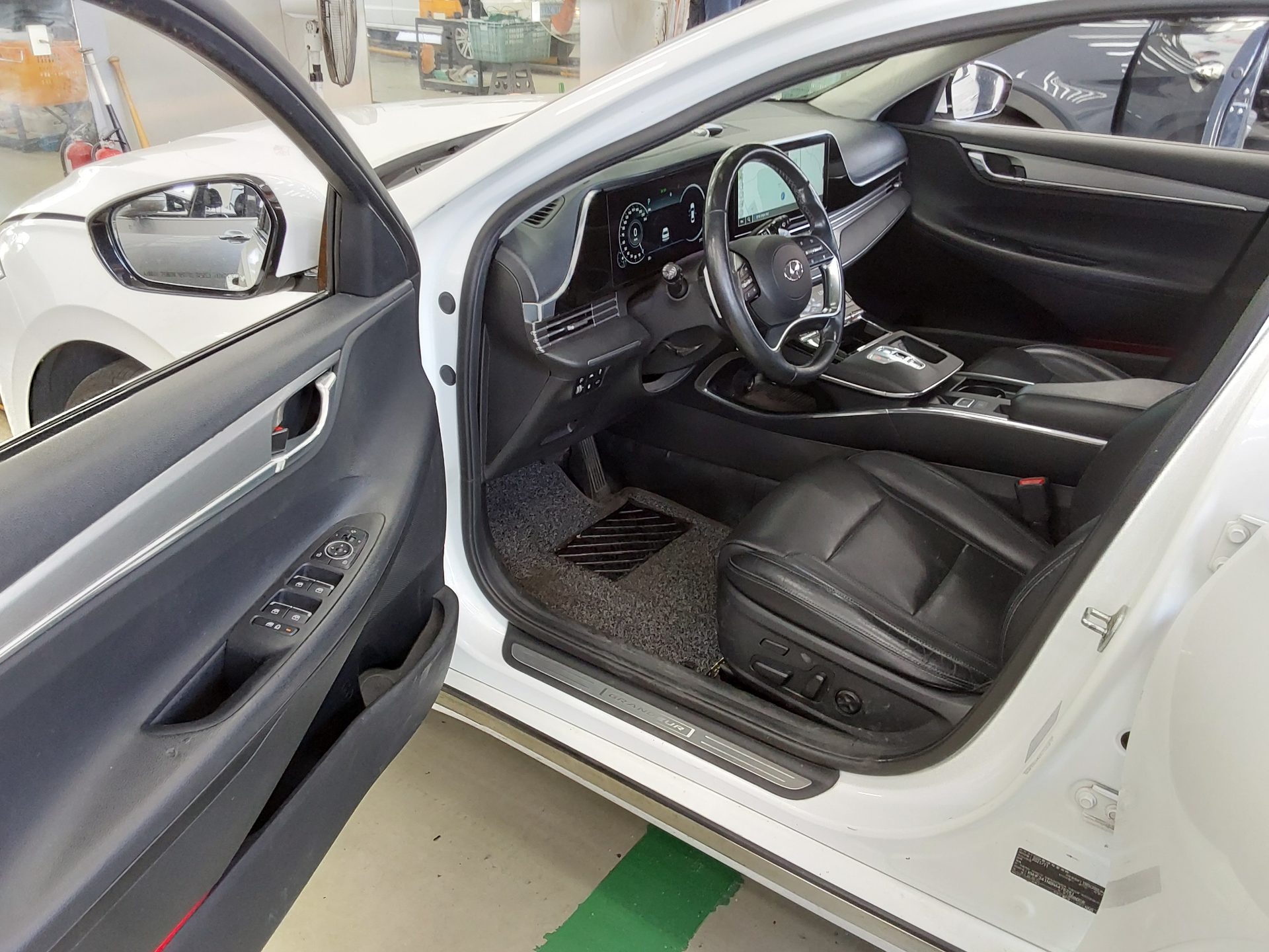 2022 - hyundai grandeur