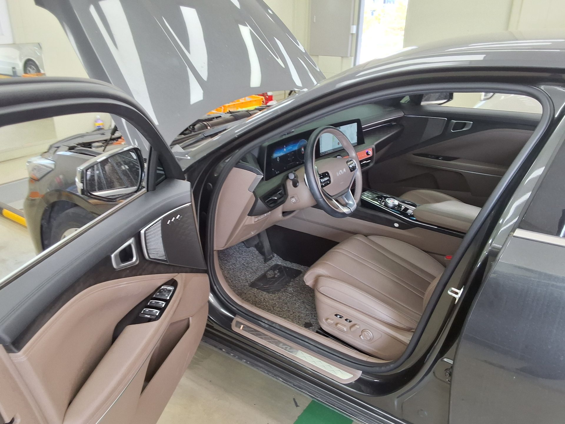 2023 - kia k8