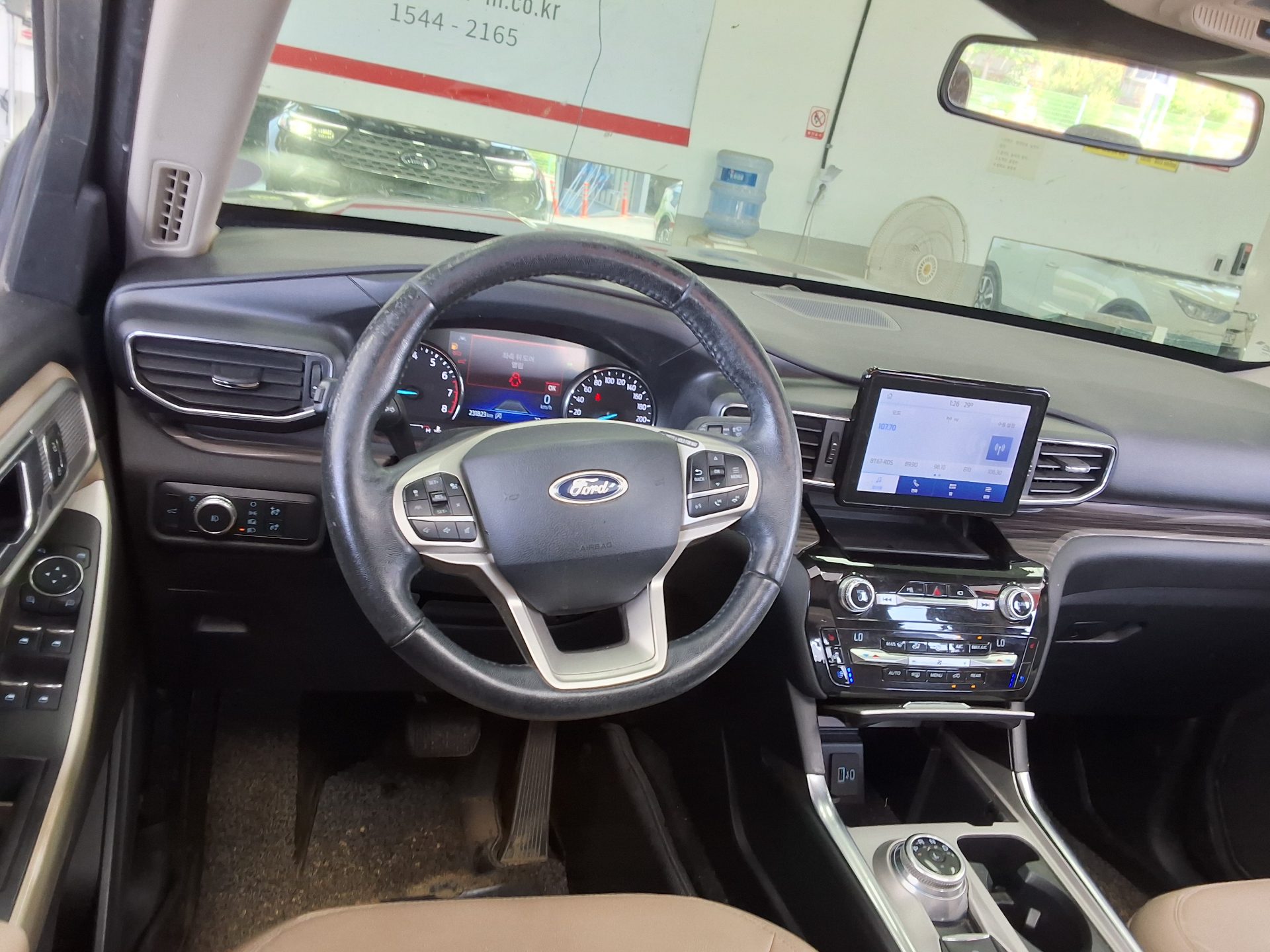 2021 - ford explorer