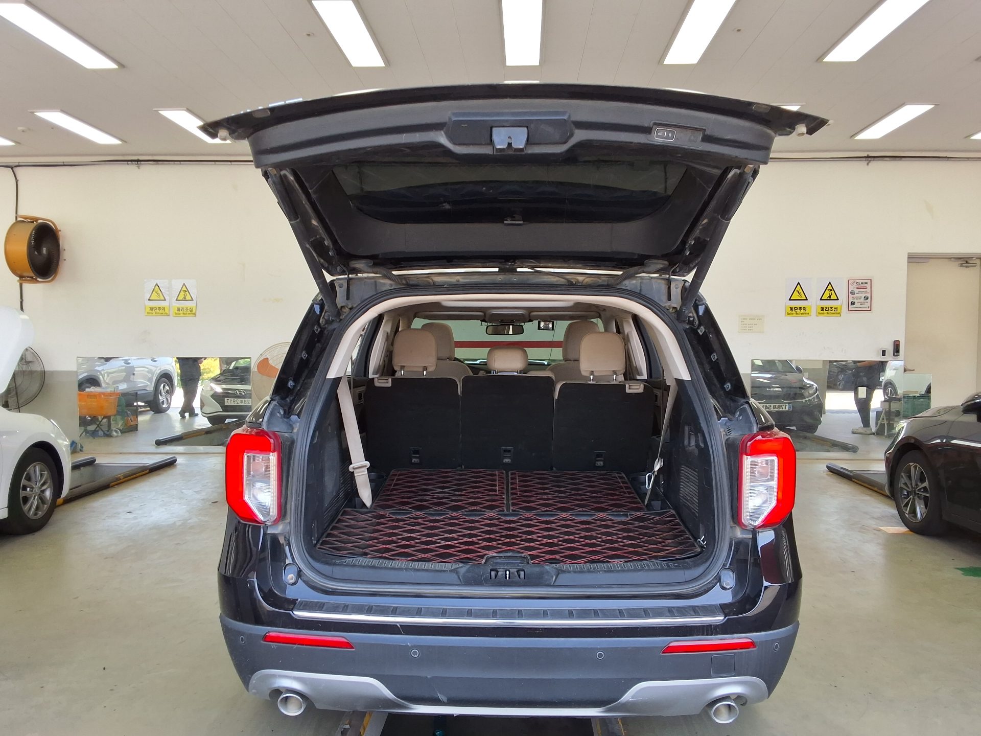 2021 - ford explorer