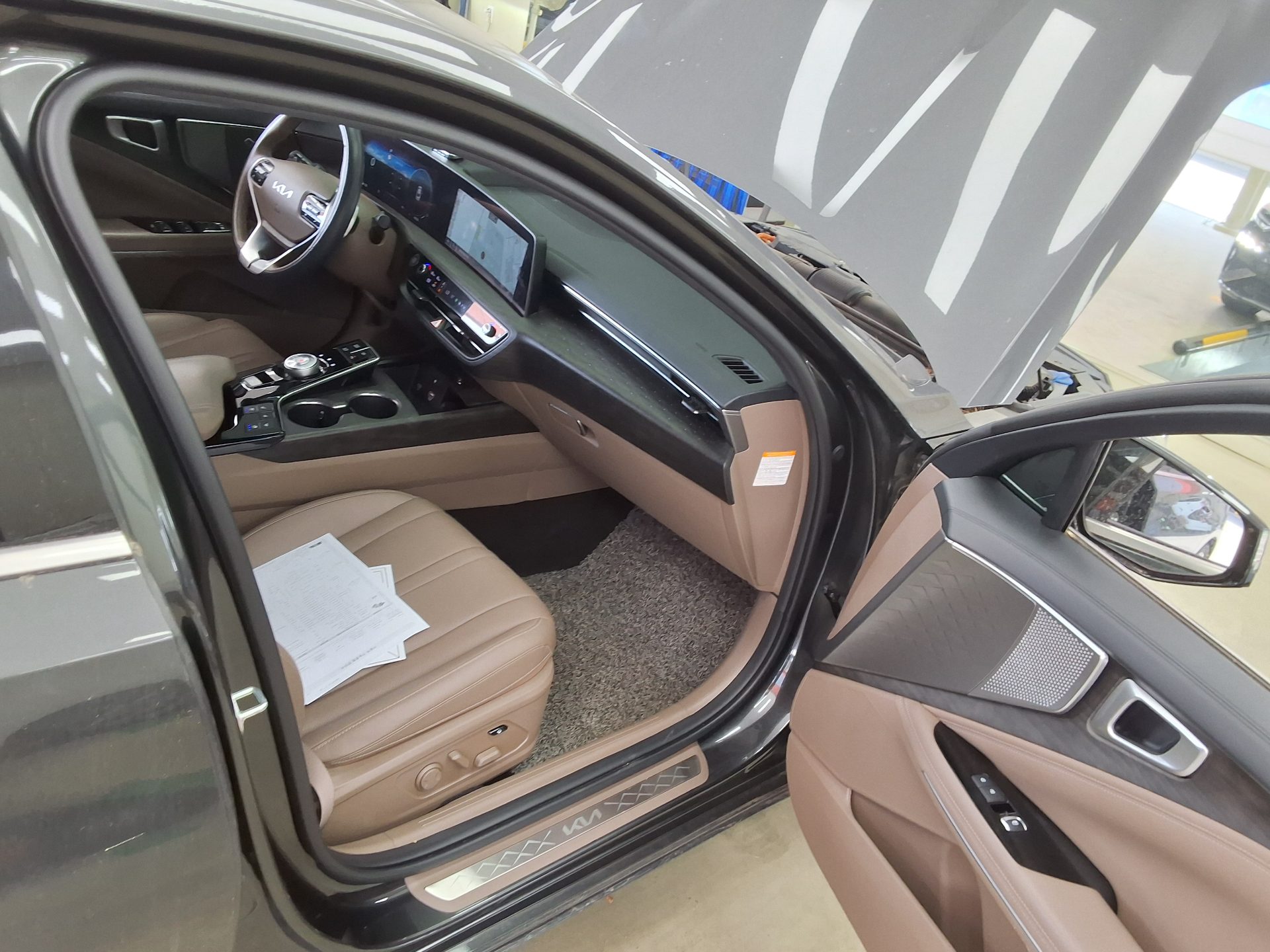 2023 - kia k8